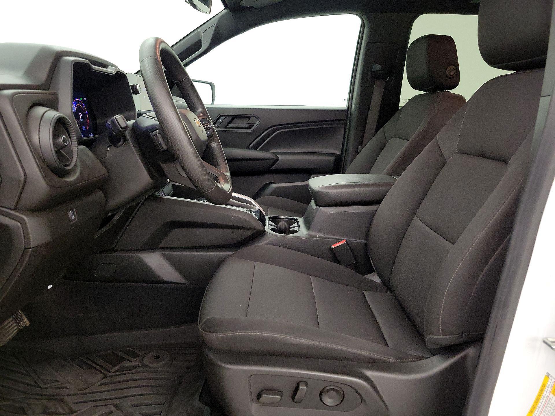 Thumbnail: 2024 Chevrolet Colorado - 11