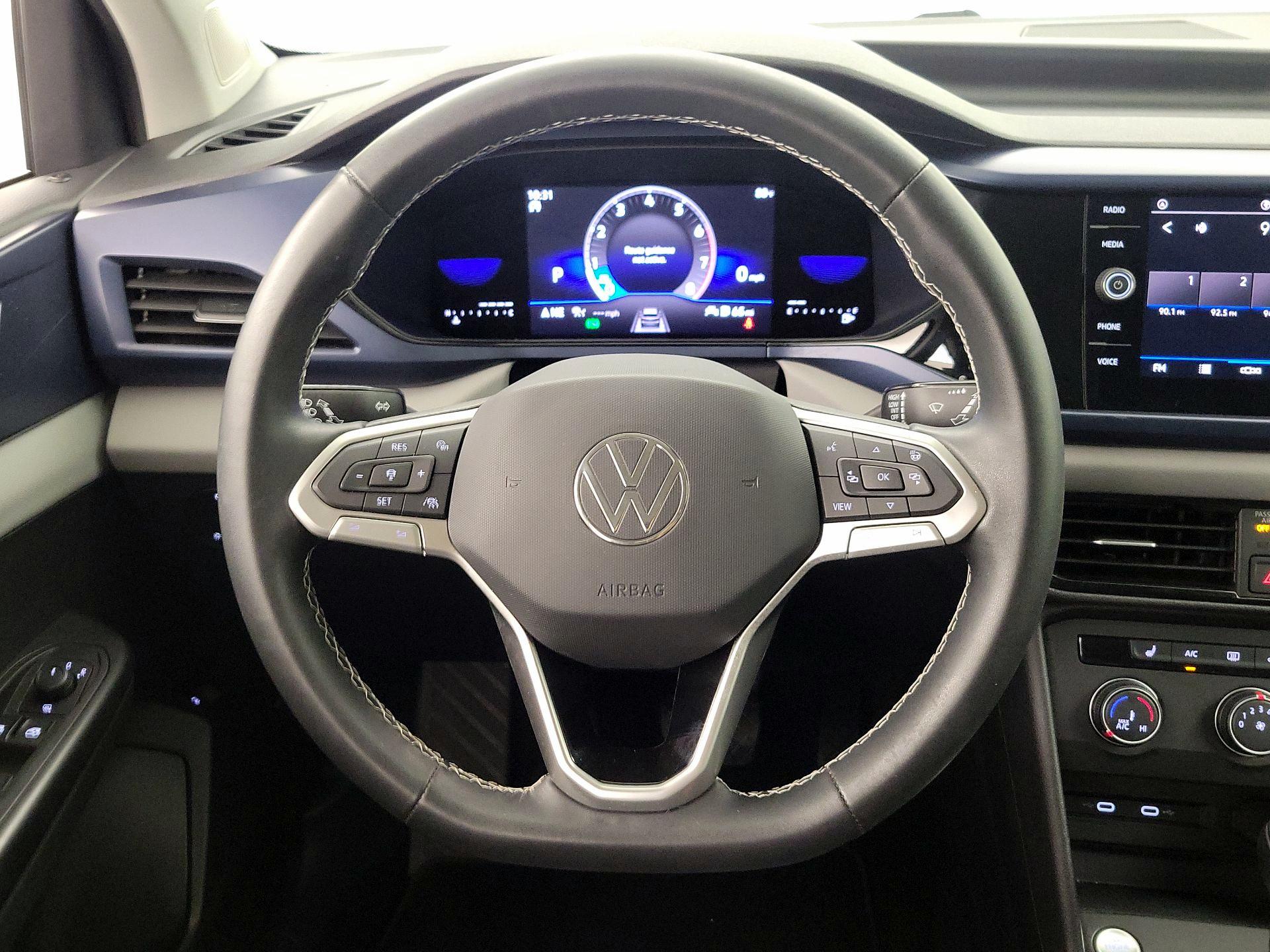 Thumbnail: 2022 Volkswagen Taos - 10