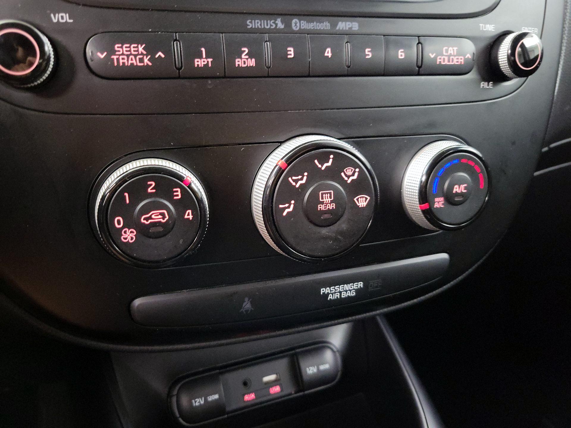 Thumbnail: 2015 Kia Soul - 15