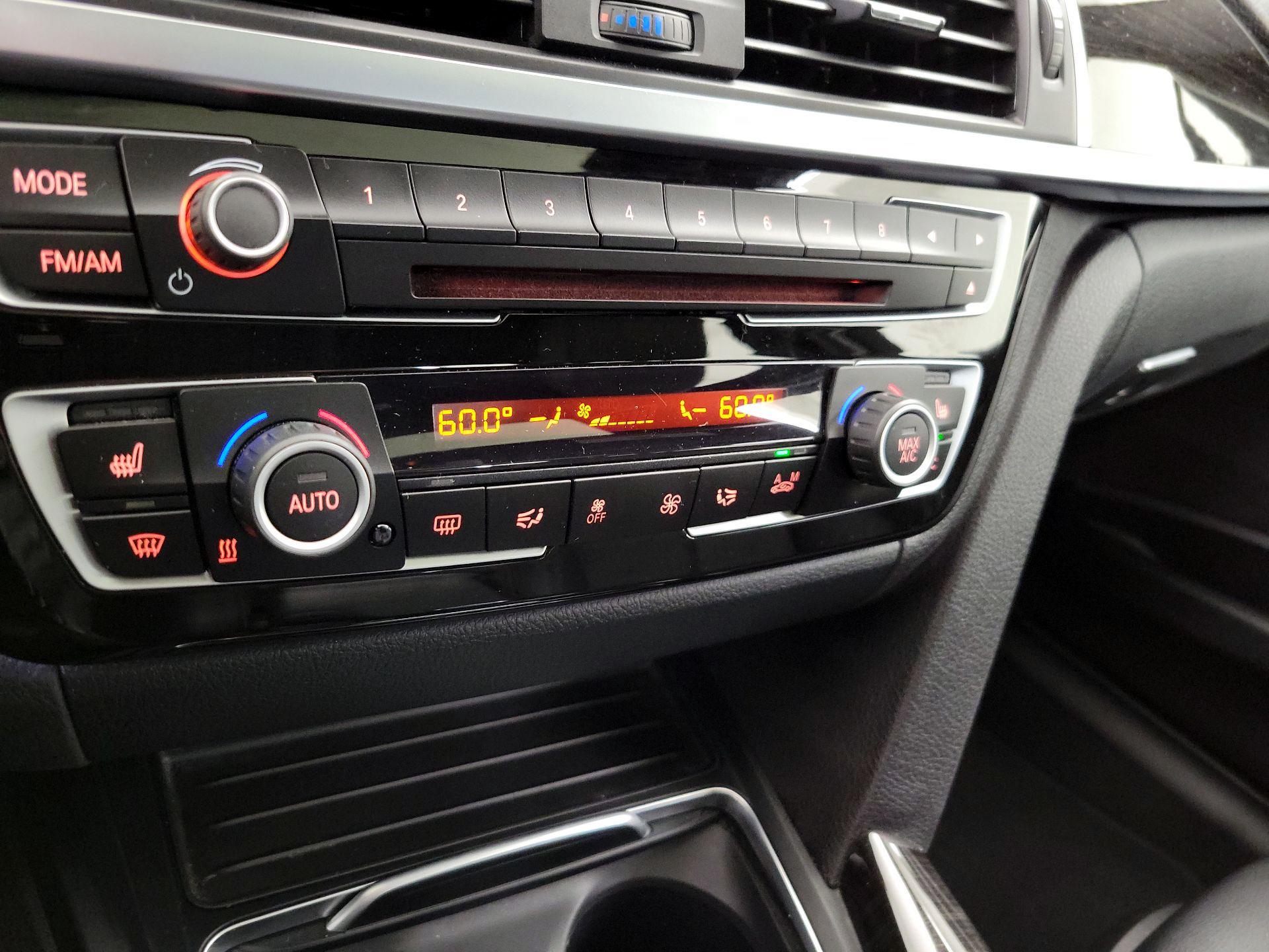 Thumbnail: 2016 BMW 3 Series - 16