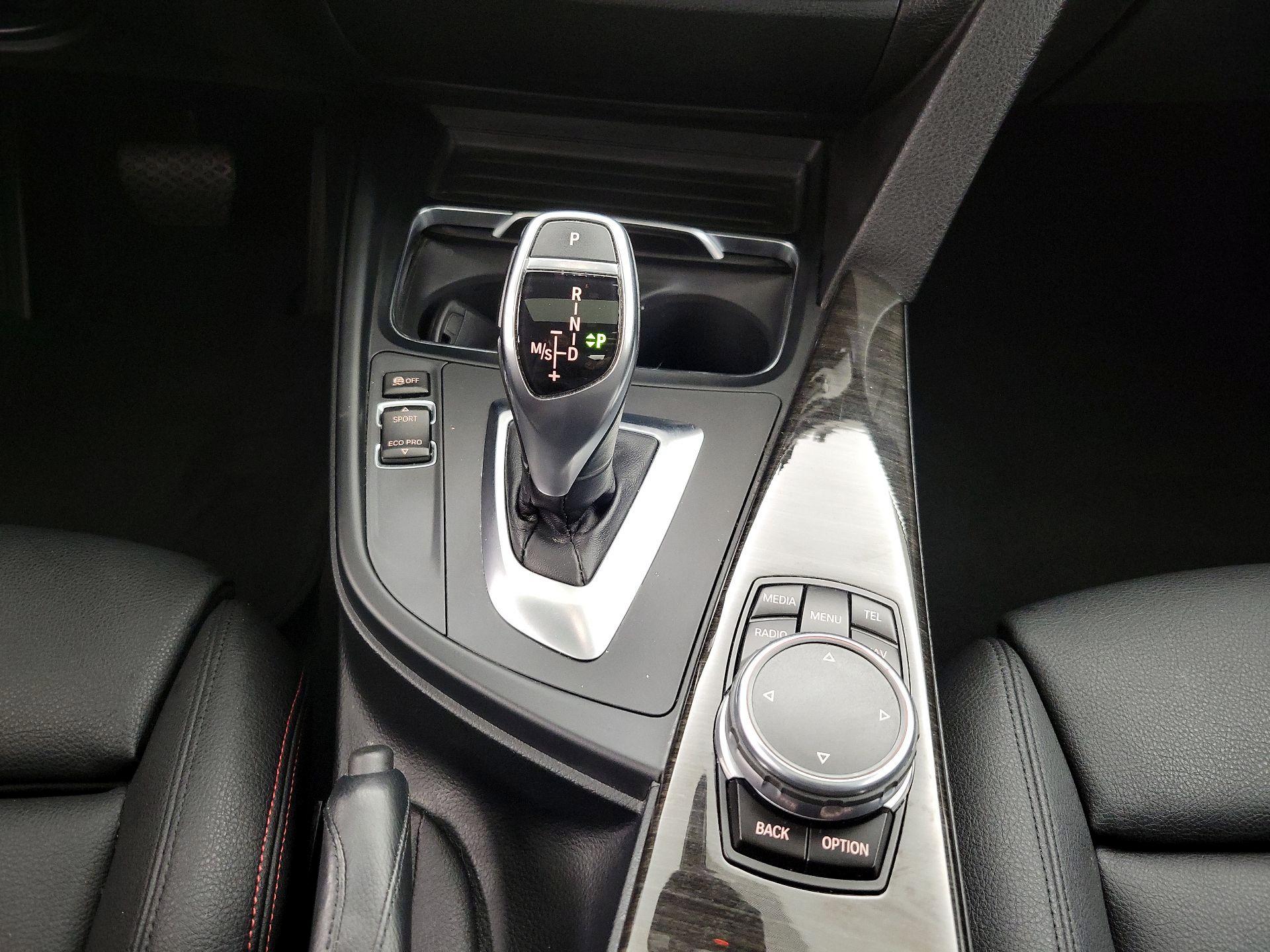 Thumbnail: 2016 BMW 3 Series - 17