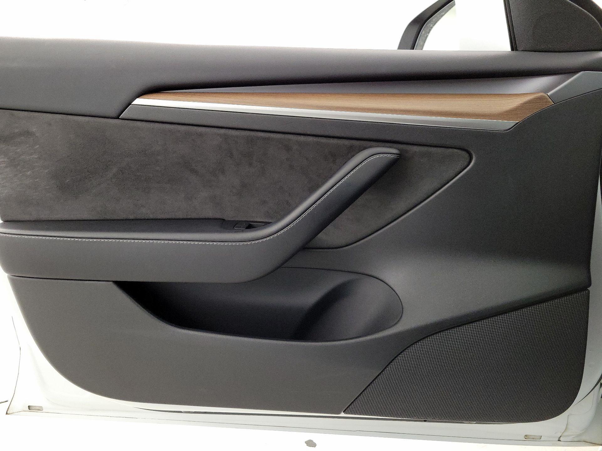 Thumbnail: 2022 Tesla Model 3 - 12