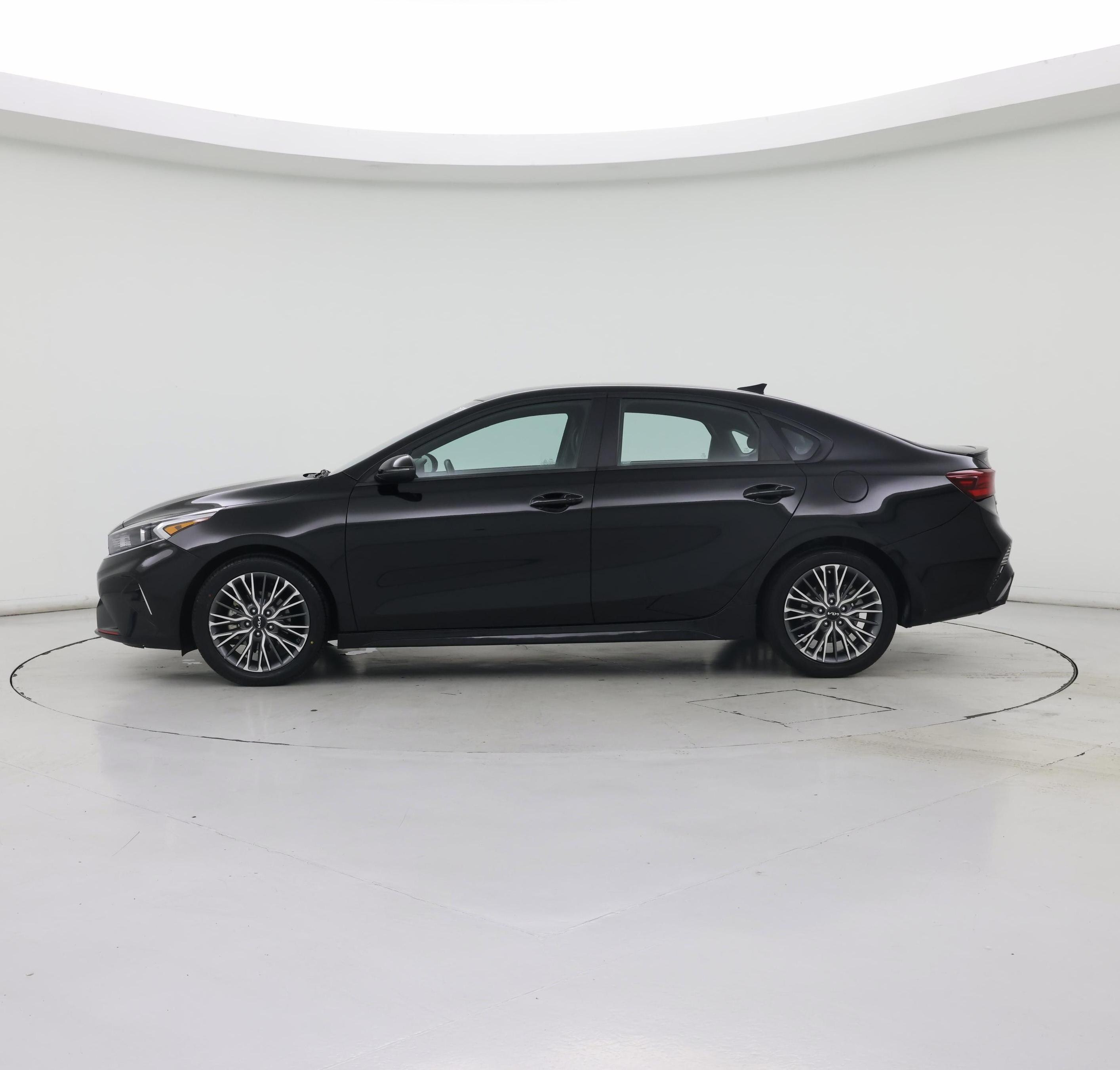 Thumbnail: 2024 Kia Forte - 3