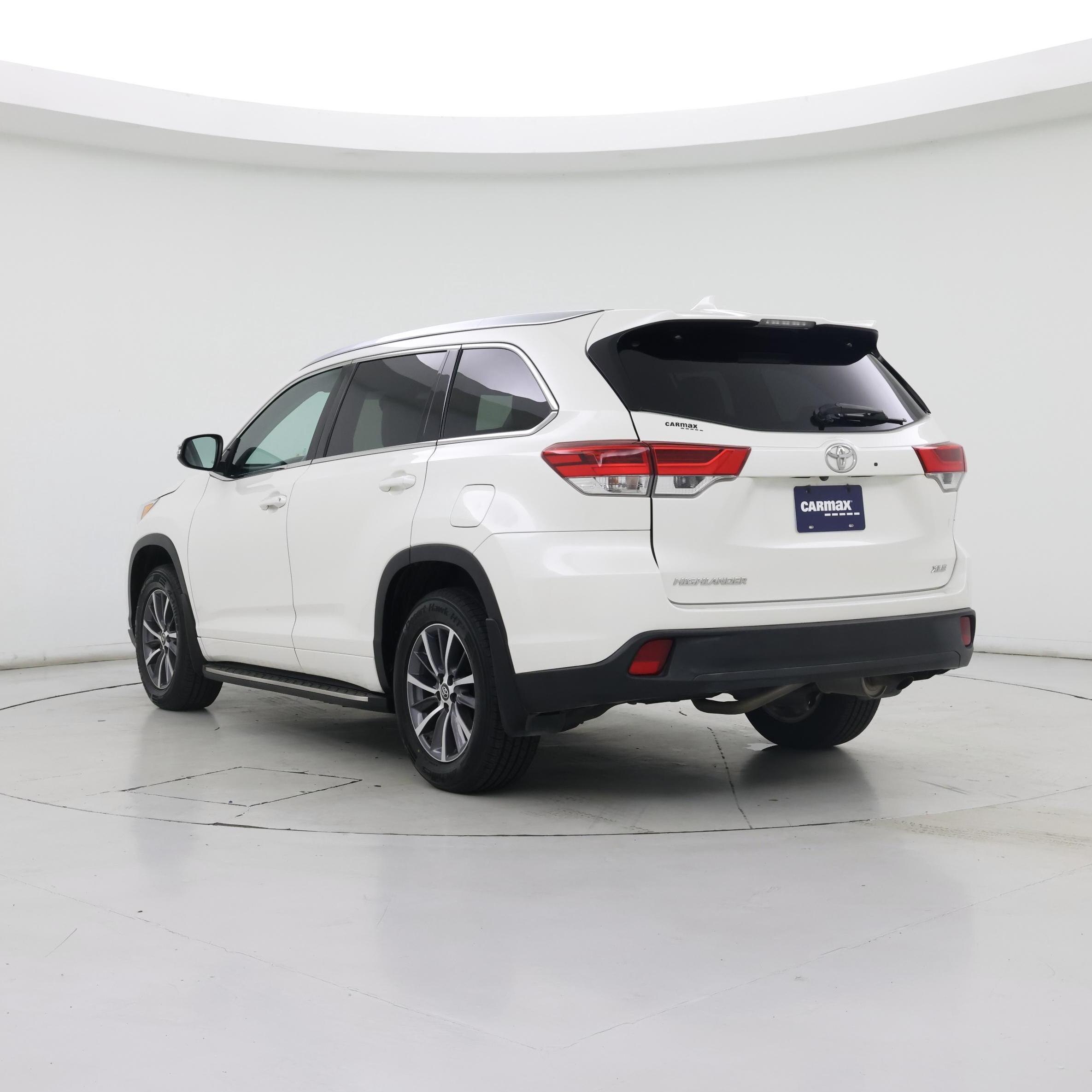 Thumbnail: 2017 Toyota Highlander - 2