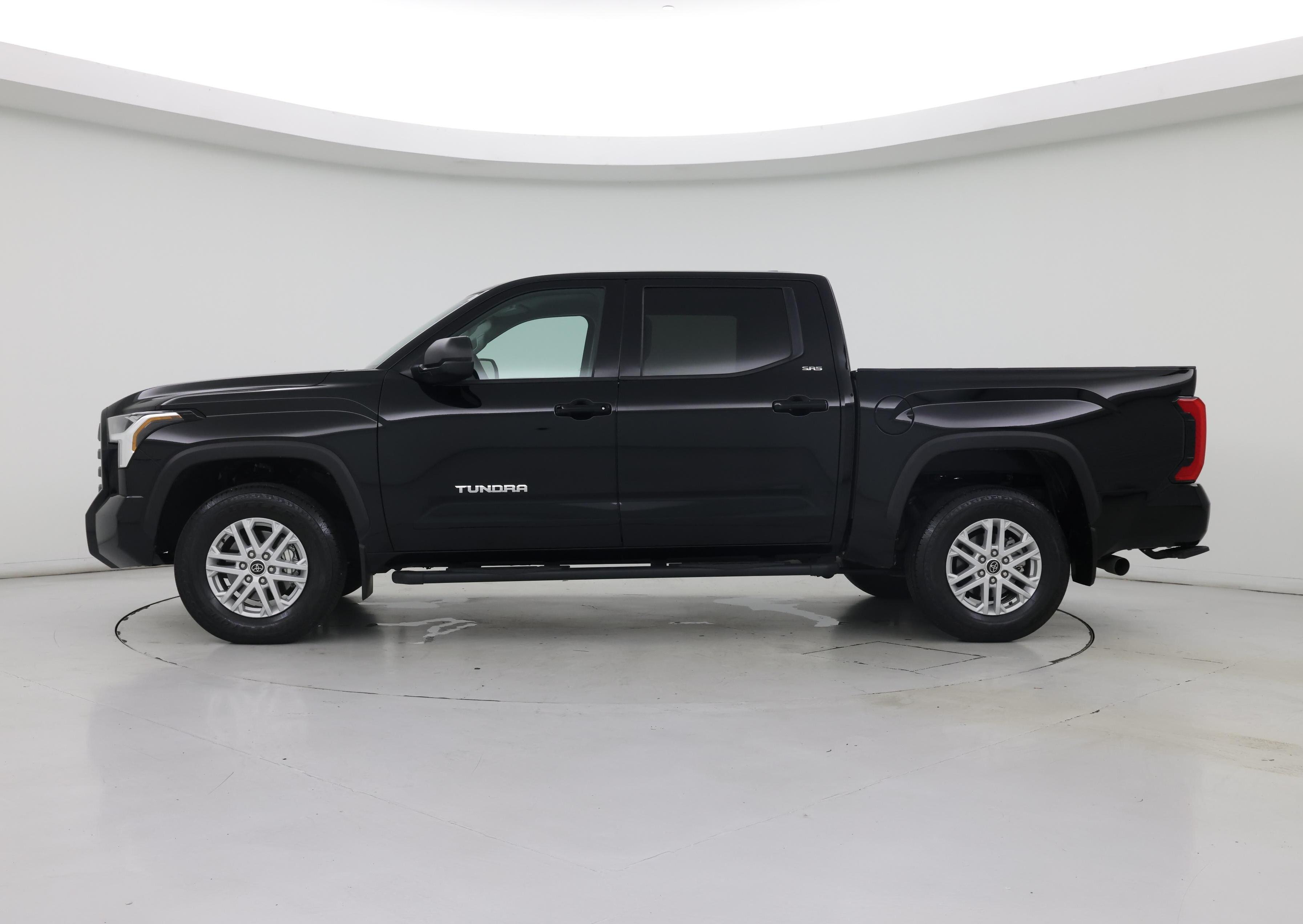 Thumbnail: 2024 Toyota Tundra - 3