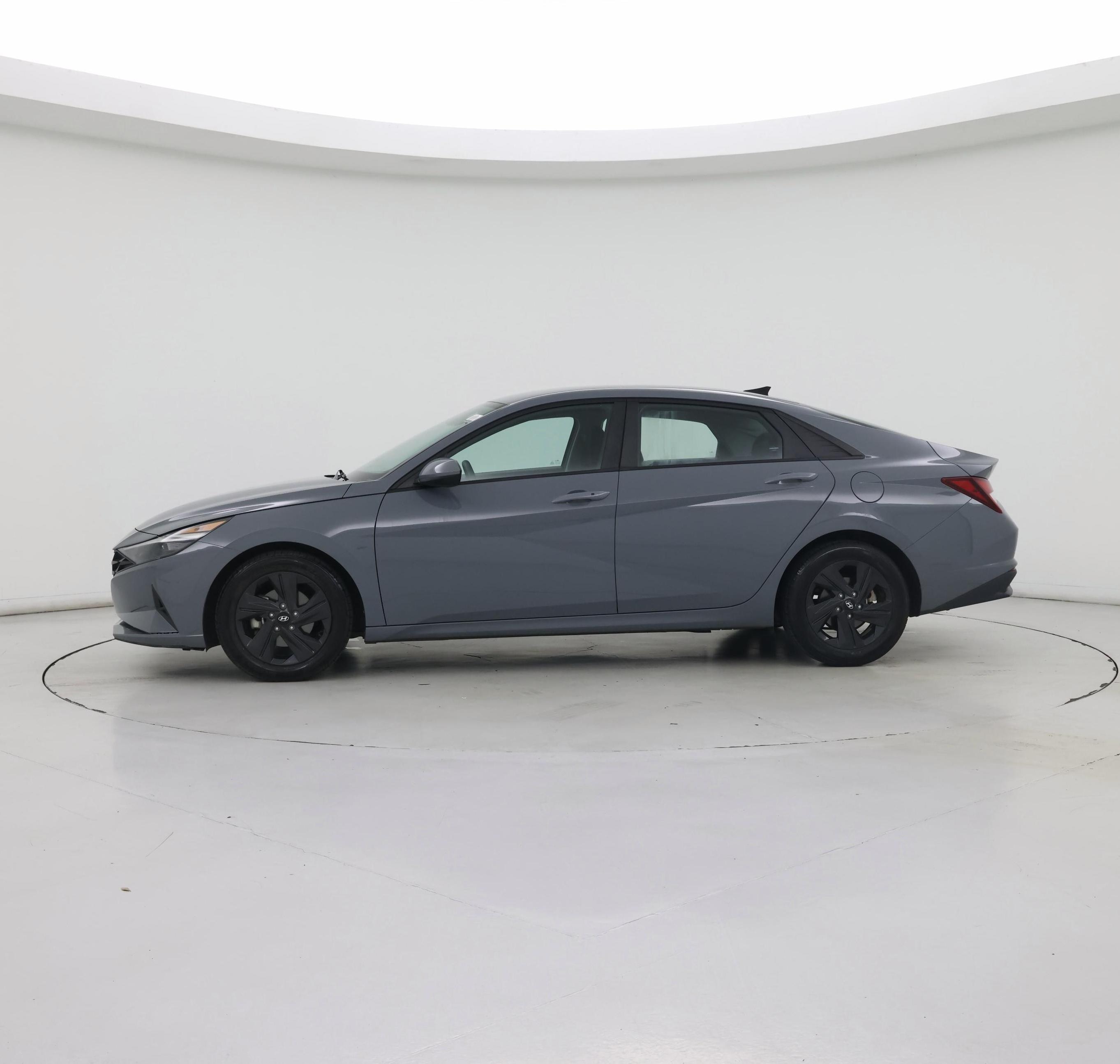 Thumbnail: 2021 Hyundai Elantra - 3