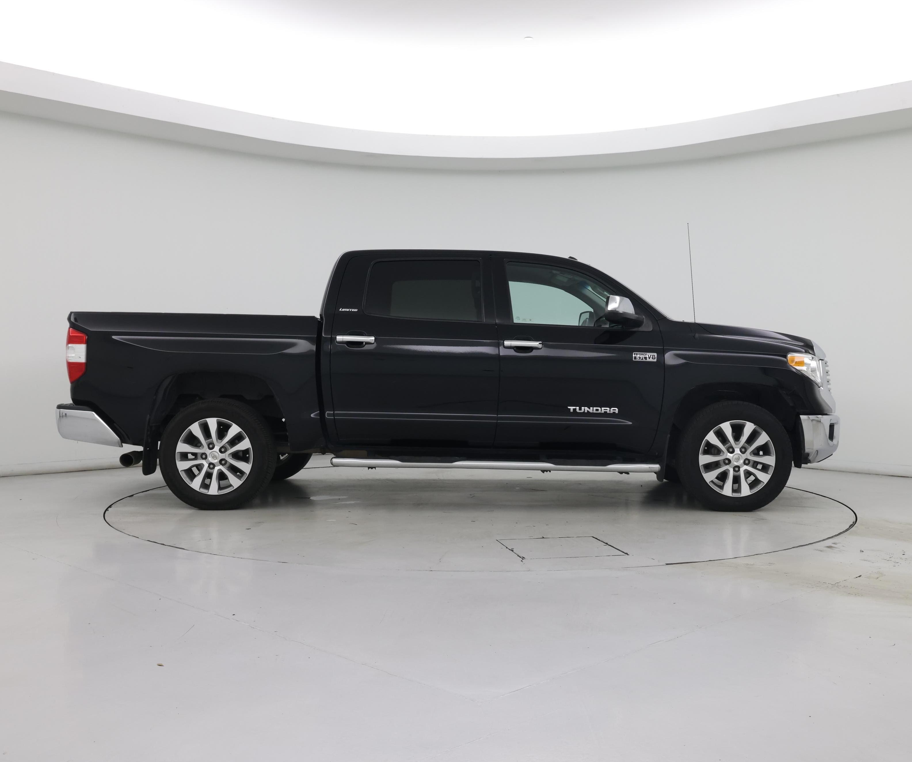 Thumbnail: 2017 Toyota Tundra - 7