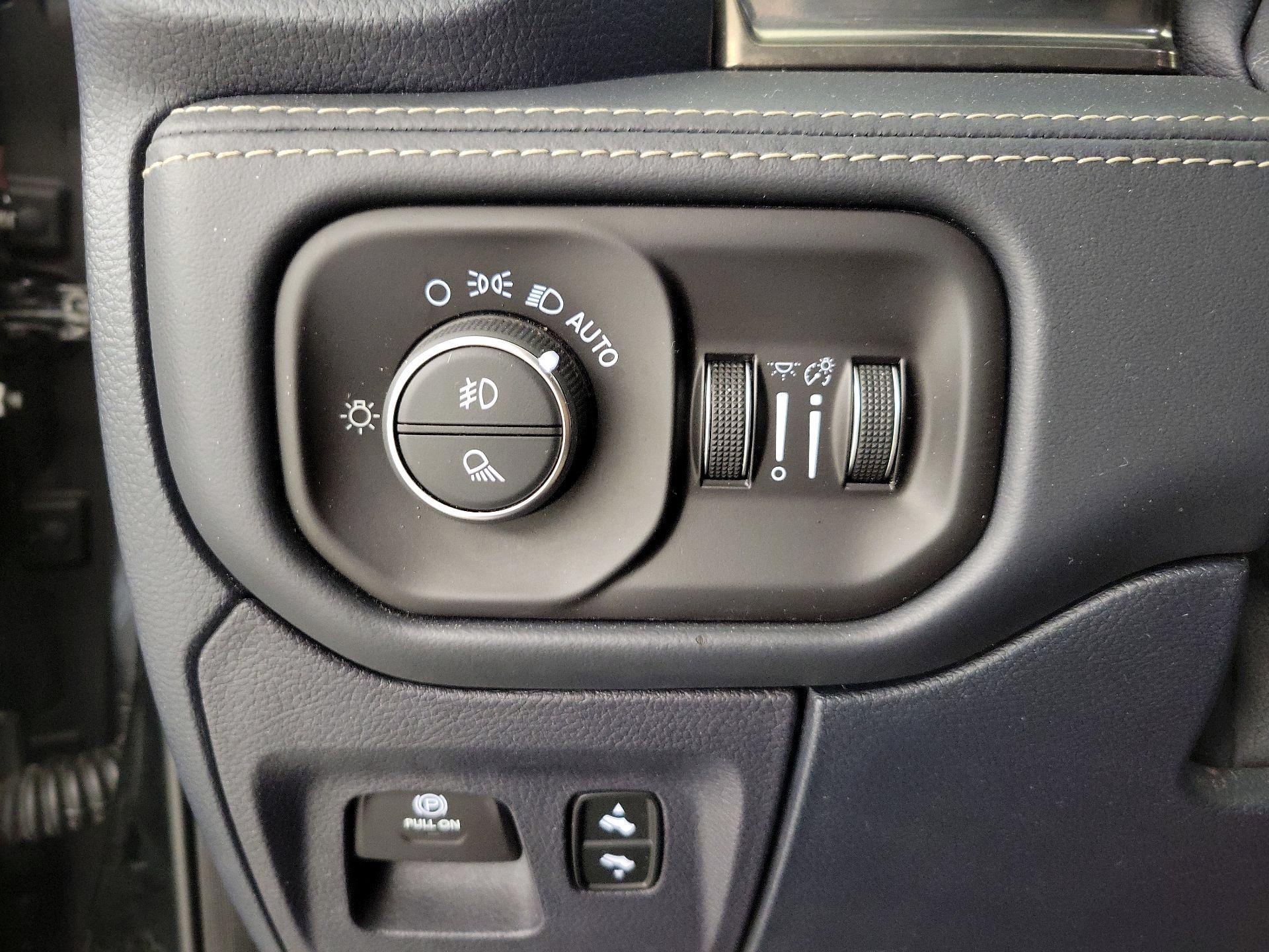 Thumbnail: 2019 RAM 1500 - 13