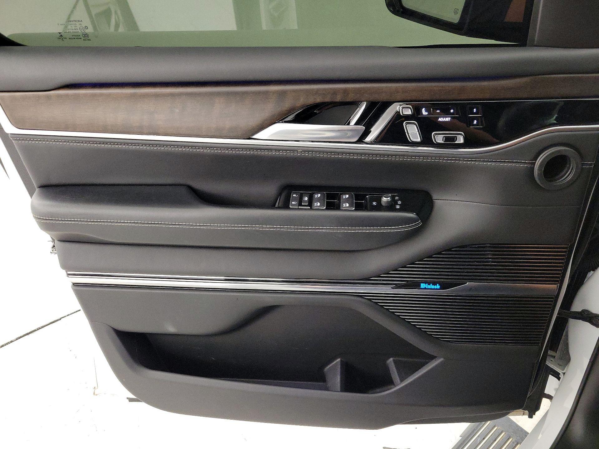 Thumbnail: 2022 Jeep Grand Wagoneer - 12