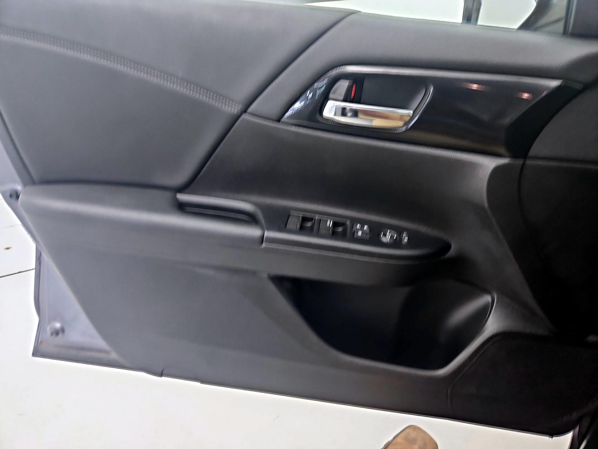 Thumbnail: 2015 Honda Accord - 12