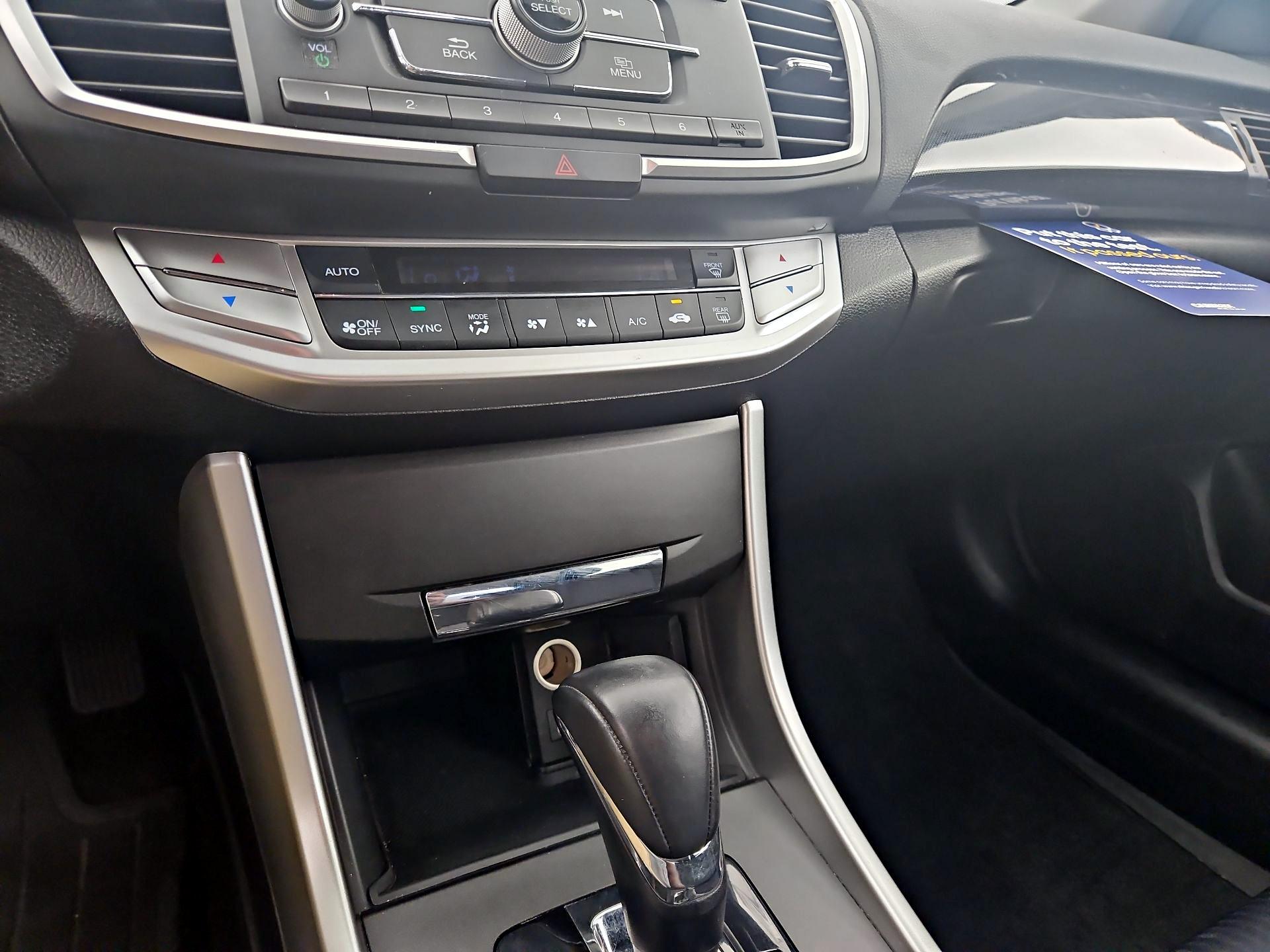 Thumbnail: 2015 Honda Accord - 16
