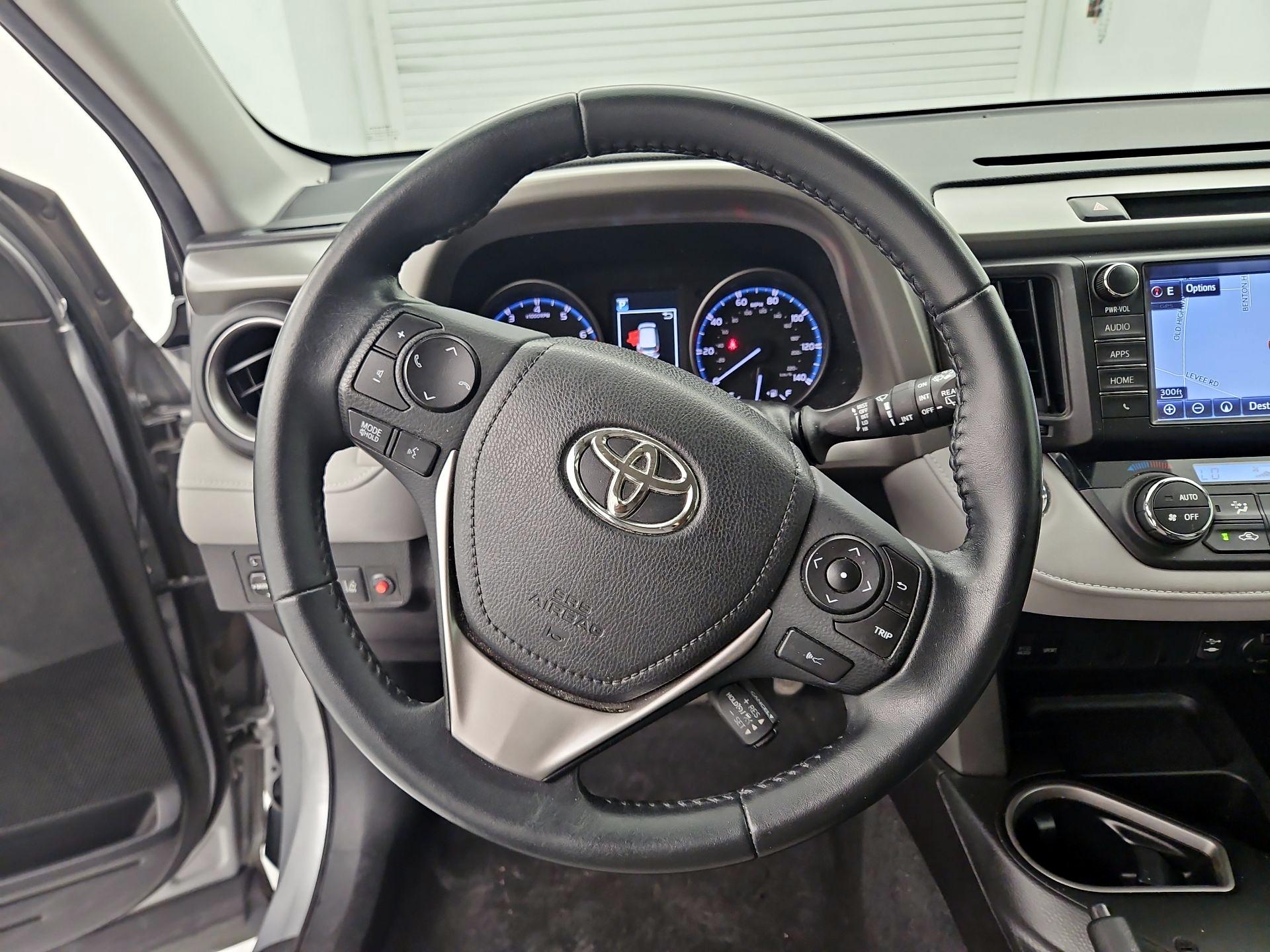 Thumbnail: 2018 Toyota RAV4 - 10