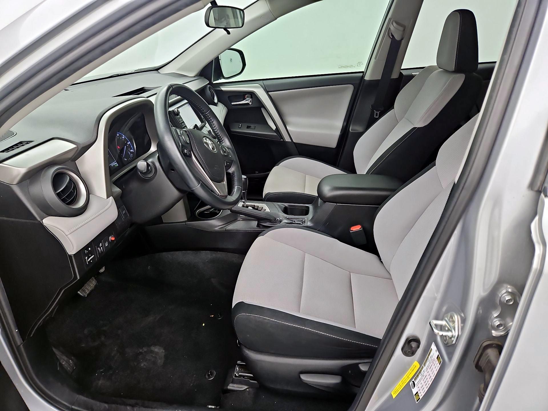 Thumbnail: 2018 Toyota RAV4 - 11