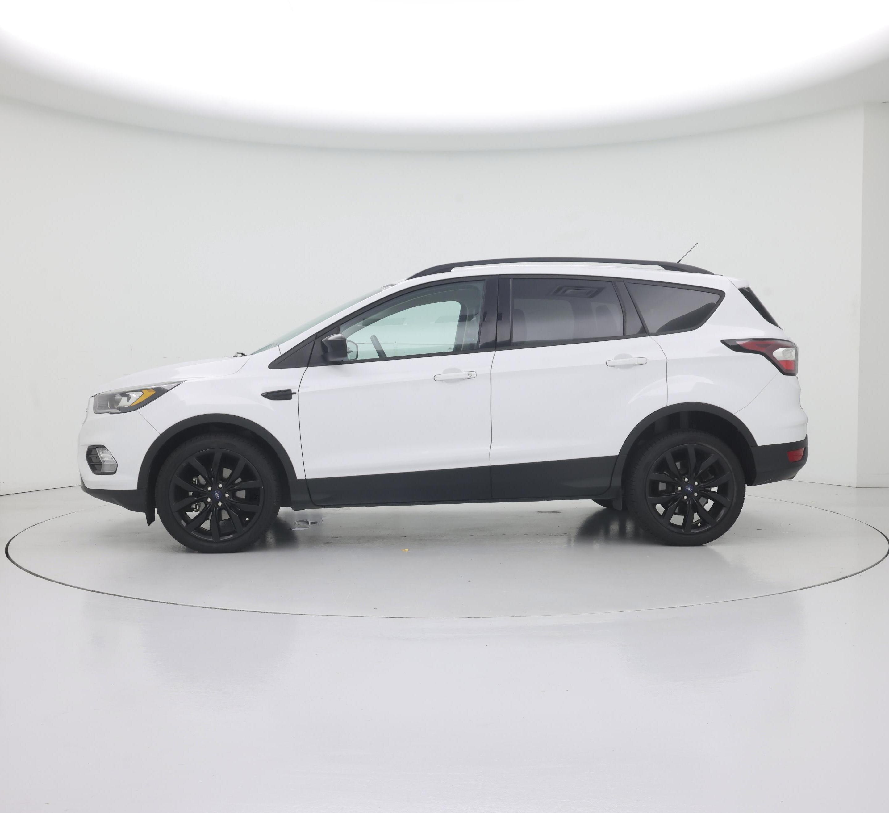 Thumbnail: 2017 Ford Escape - 3