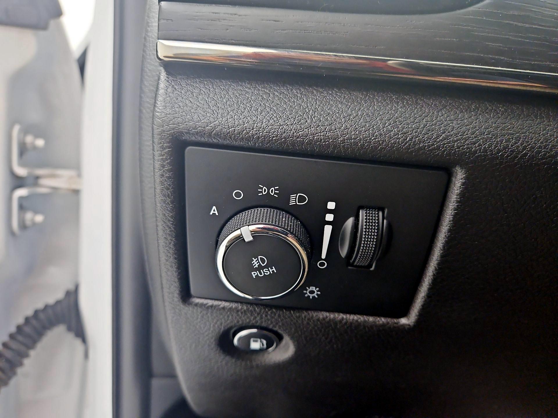 Thumbnail: 2021 Jeep Grand Cherokee - 13