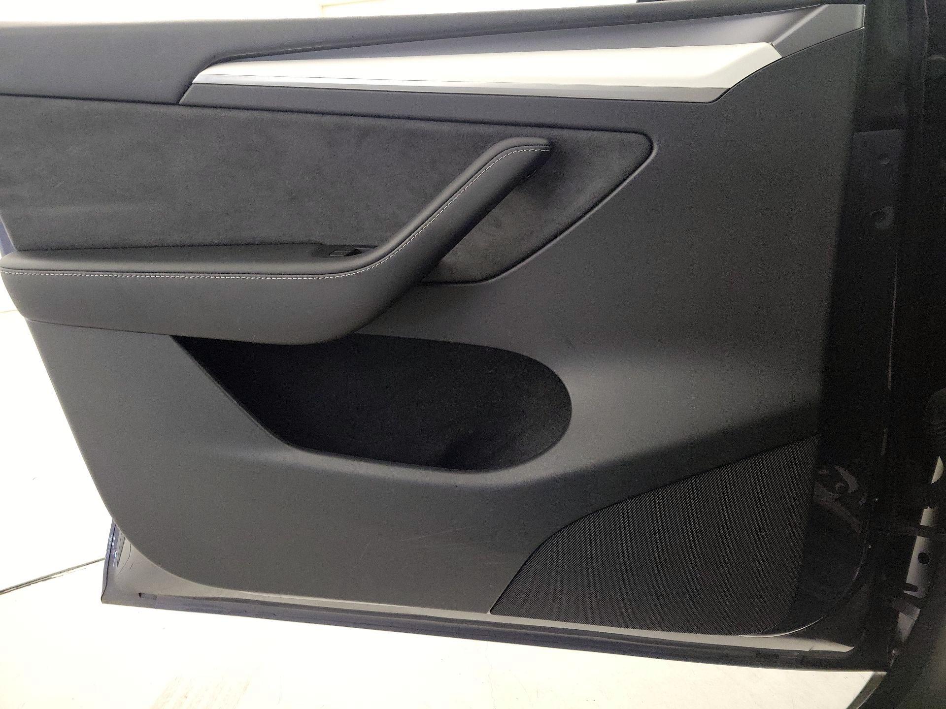 Thumbnail: 2023 Tesla Model Y - 12