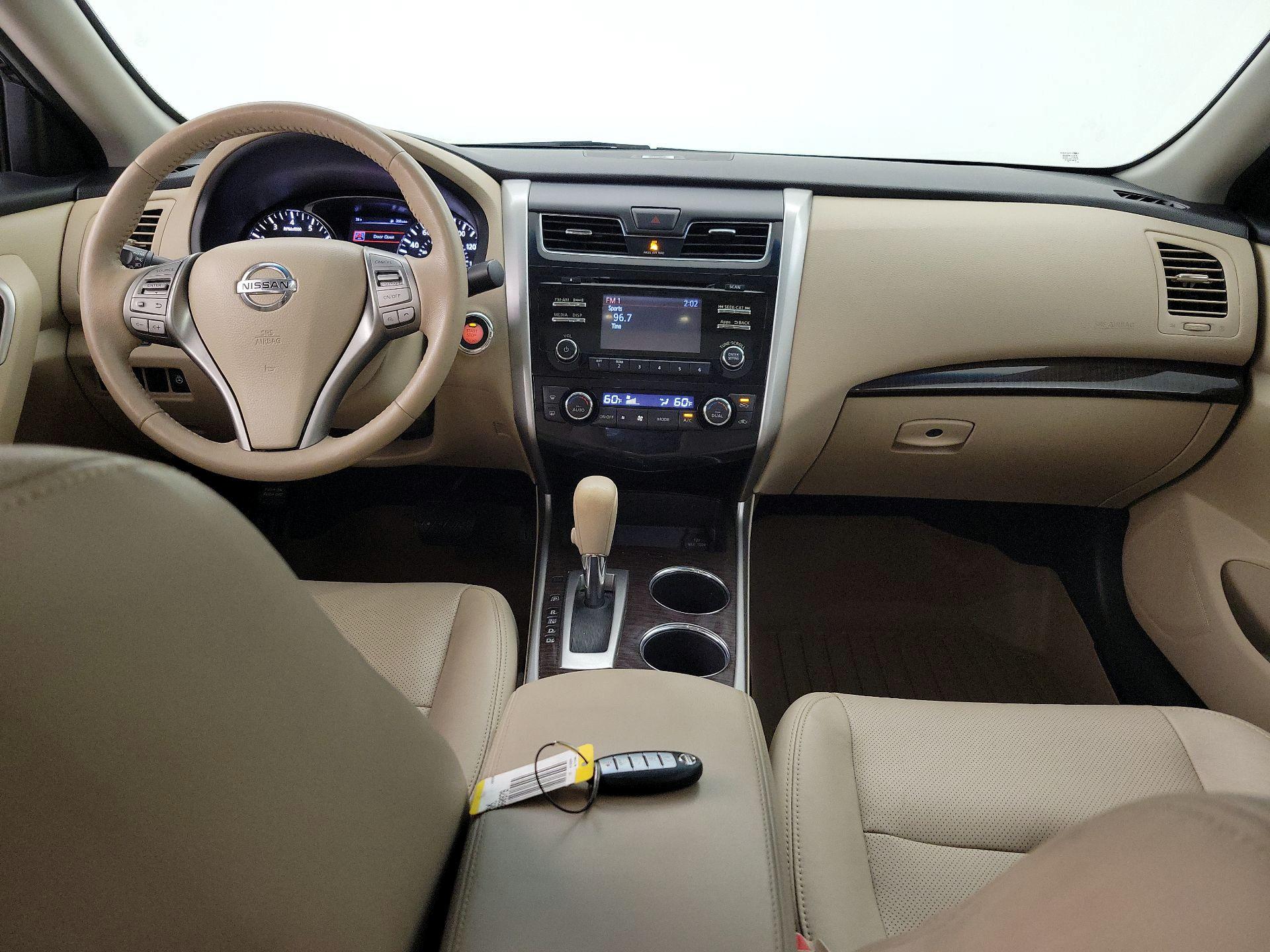 Thumbnail: 2015 Nissan Altima - 9