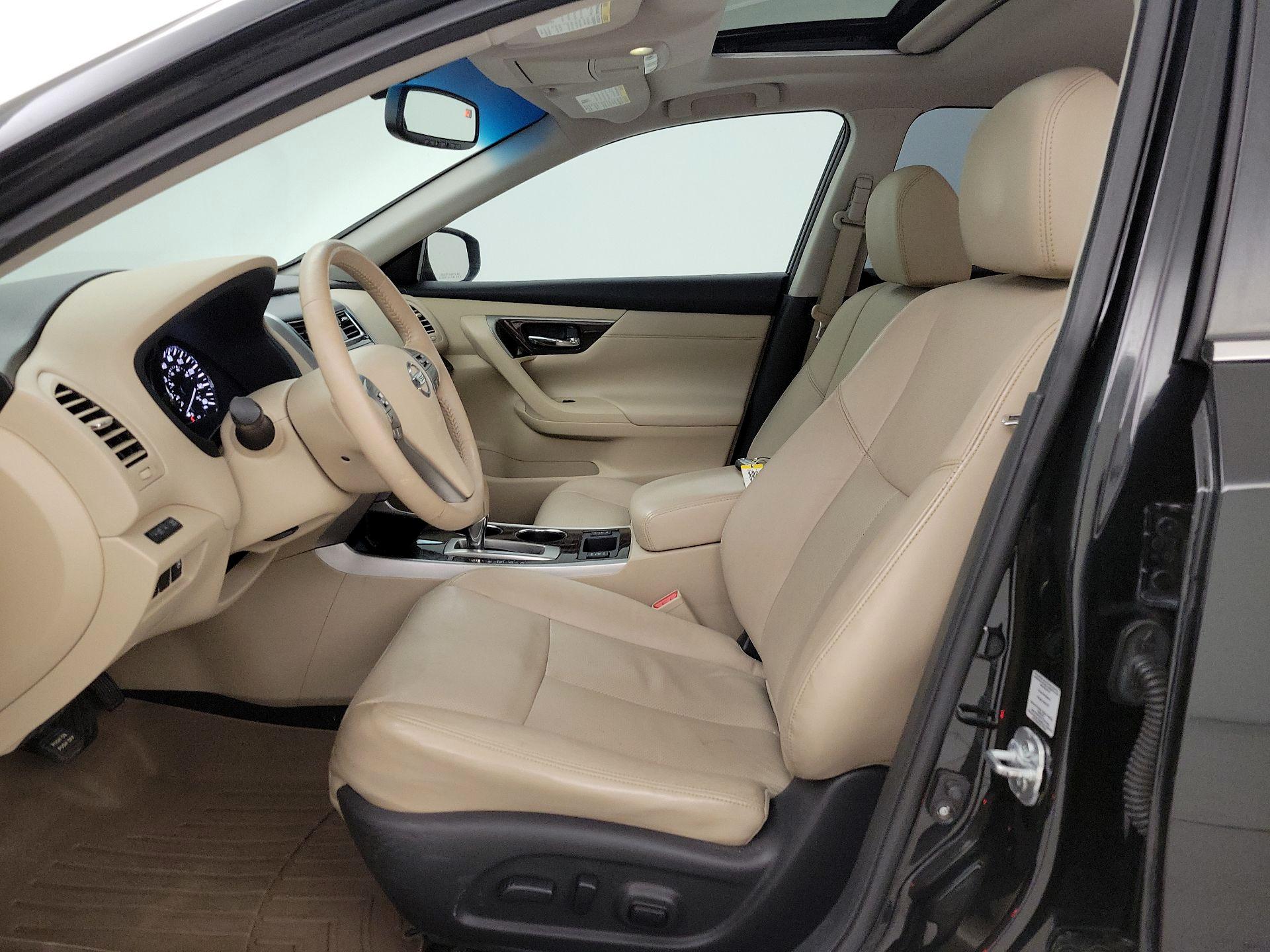 Thumbnail: 2015 Nissan Altima - 11