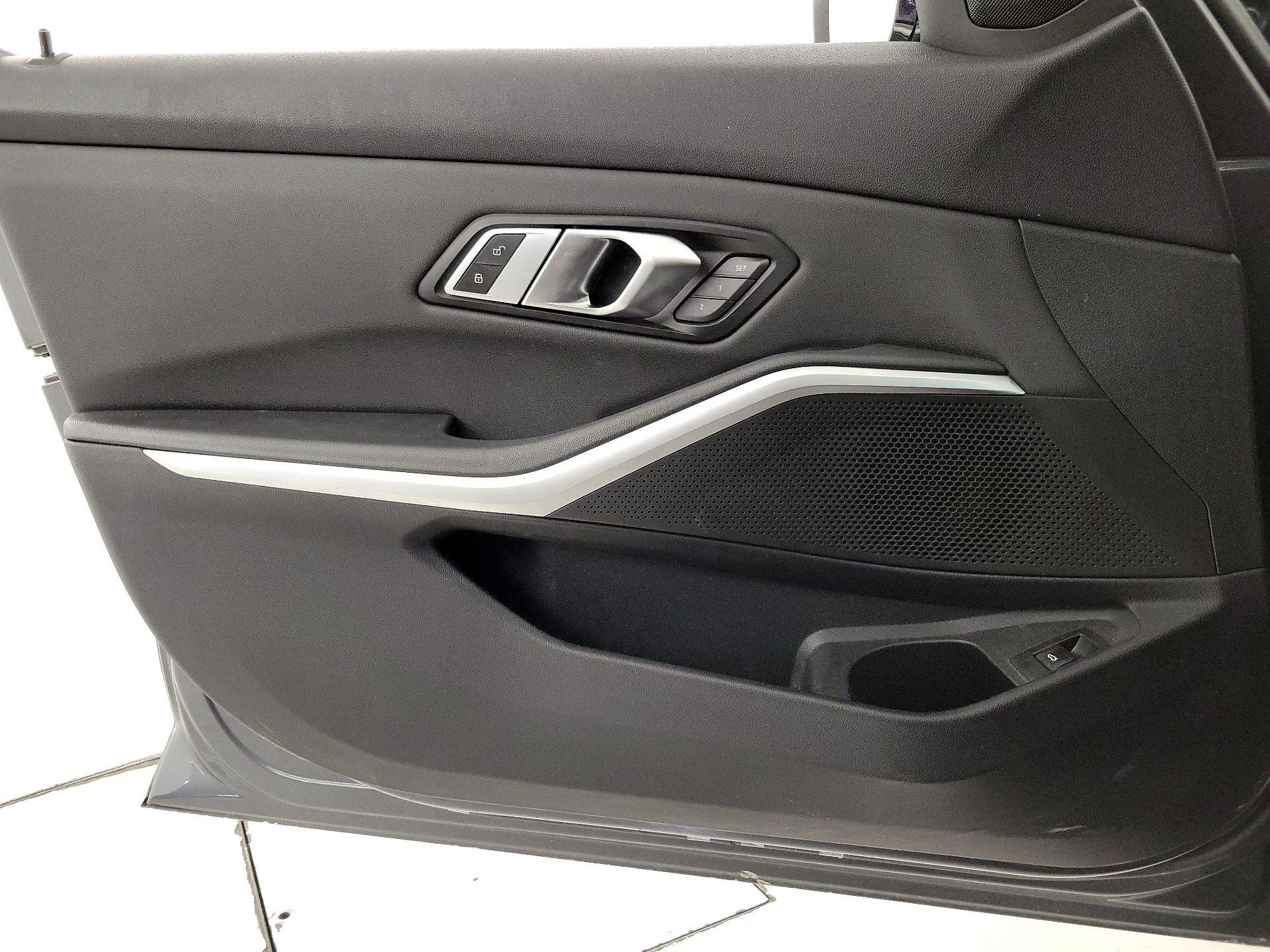 Thumbnail: 2019 BMW 3 Series - 12
