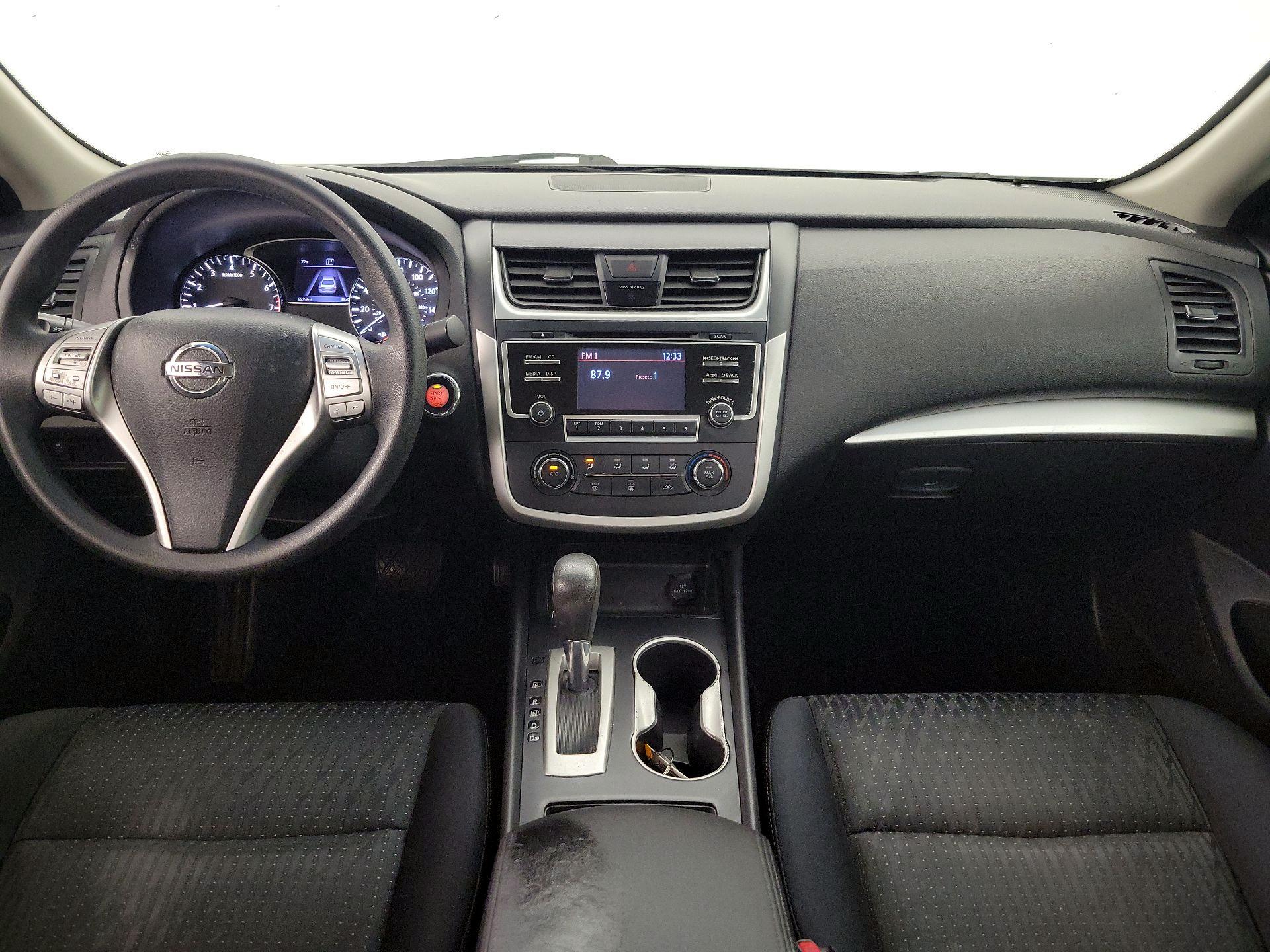 Thumbnail: 2016 Nissan Altima - 9