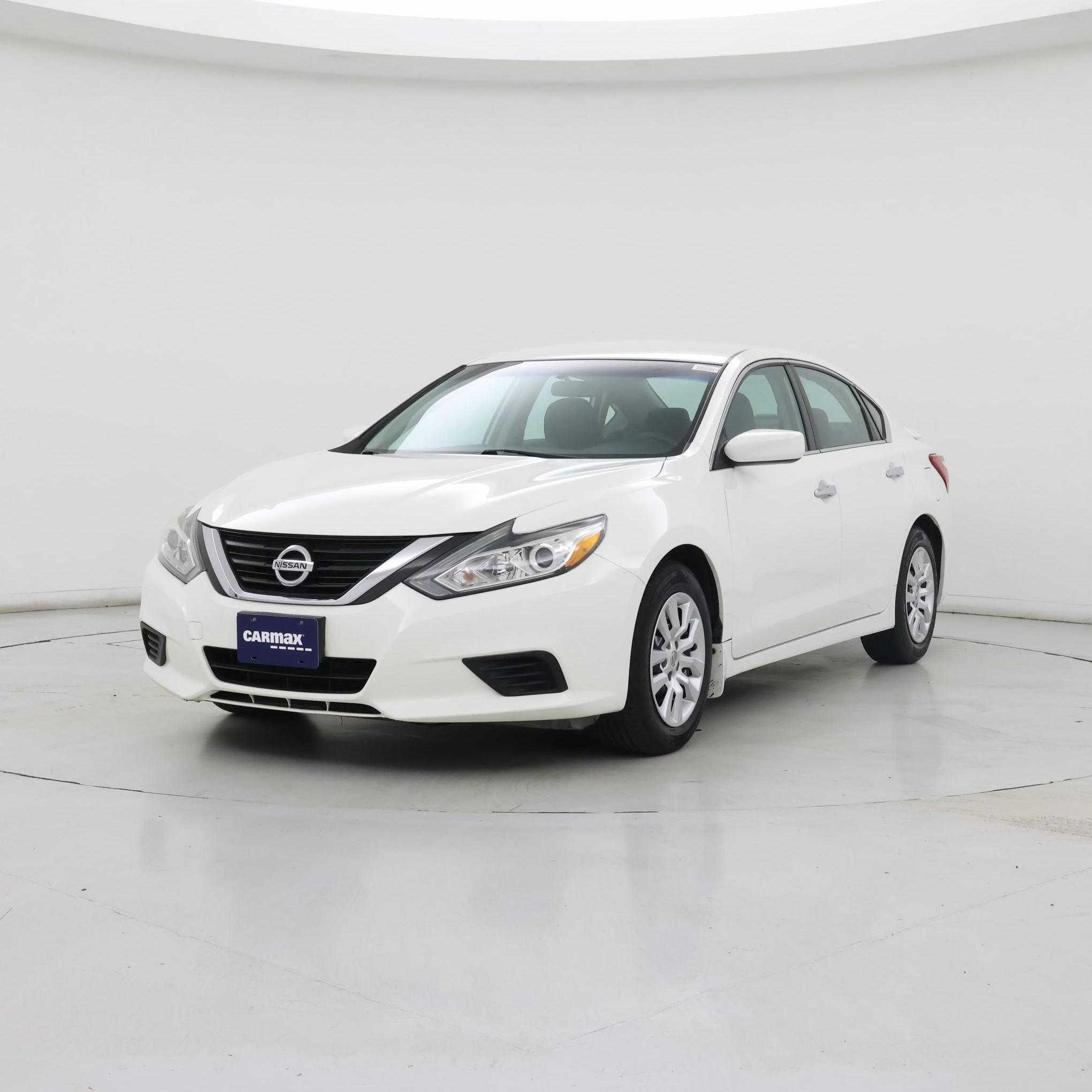 Thumbnail: 2016 Nissan Altima - 4