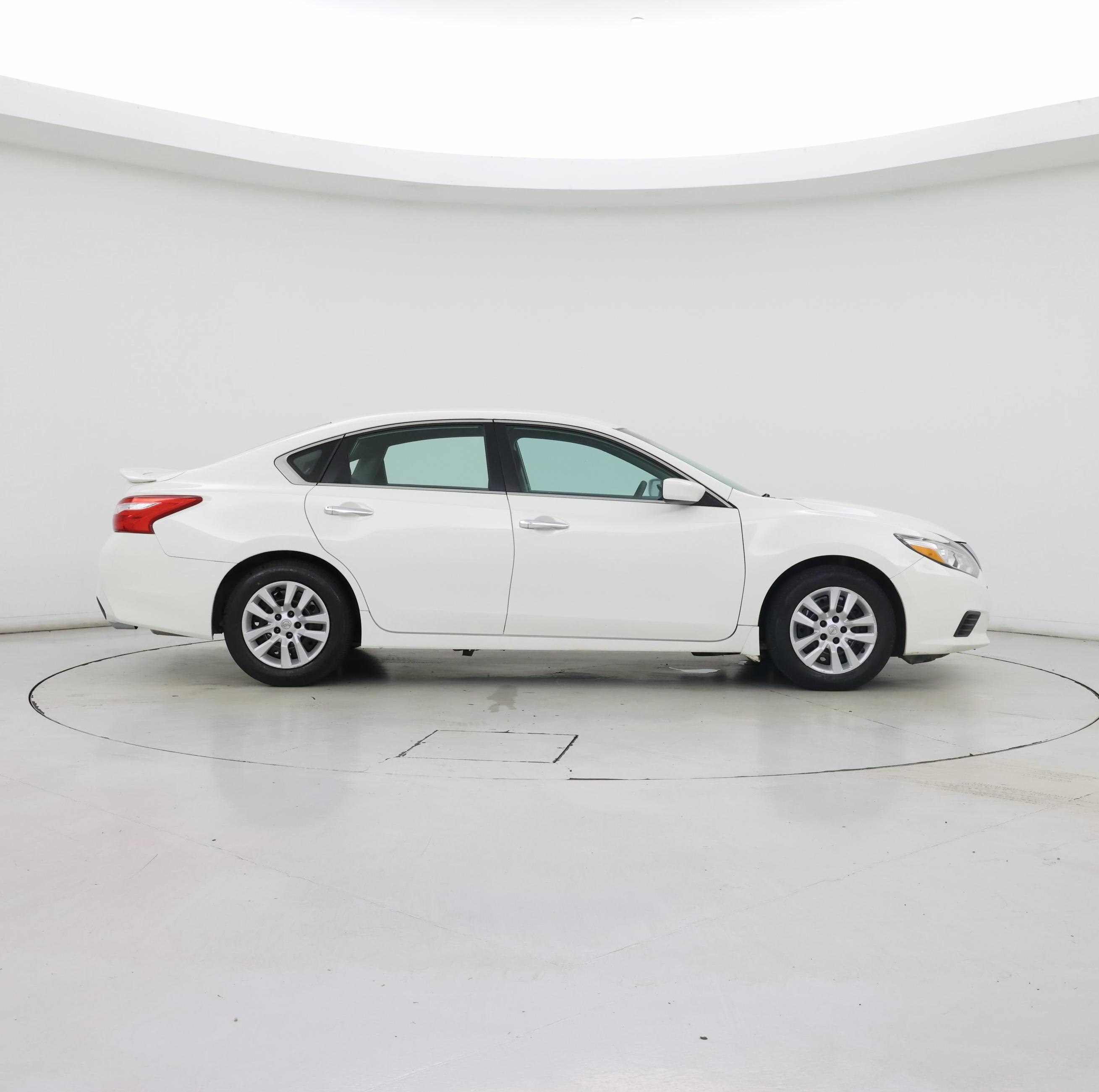 Thumbnail: 2016 Nissan Altima - 7