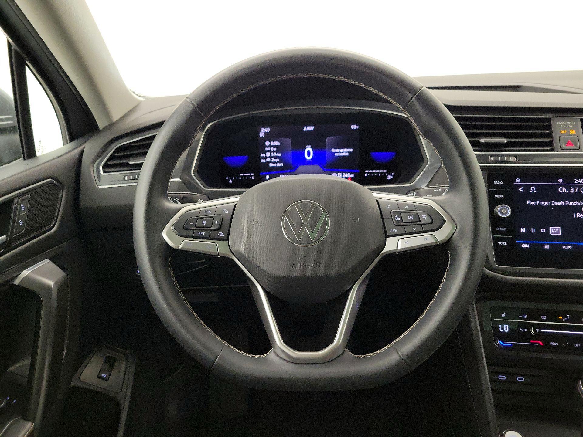 Thumbnail: 2022 Volkswagen Tiguan - 10