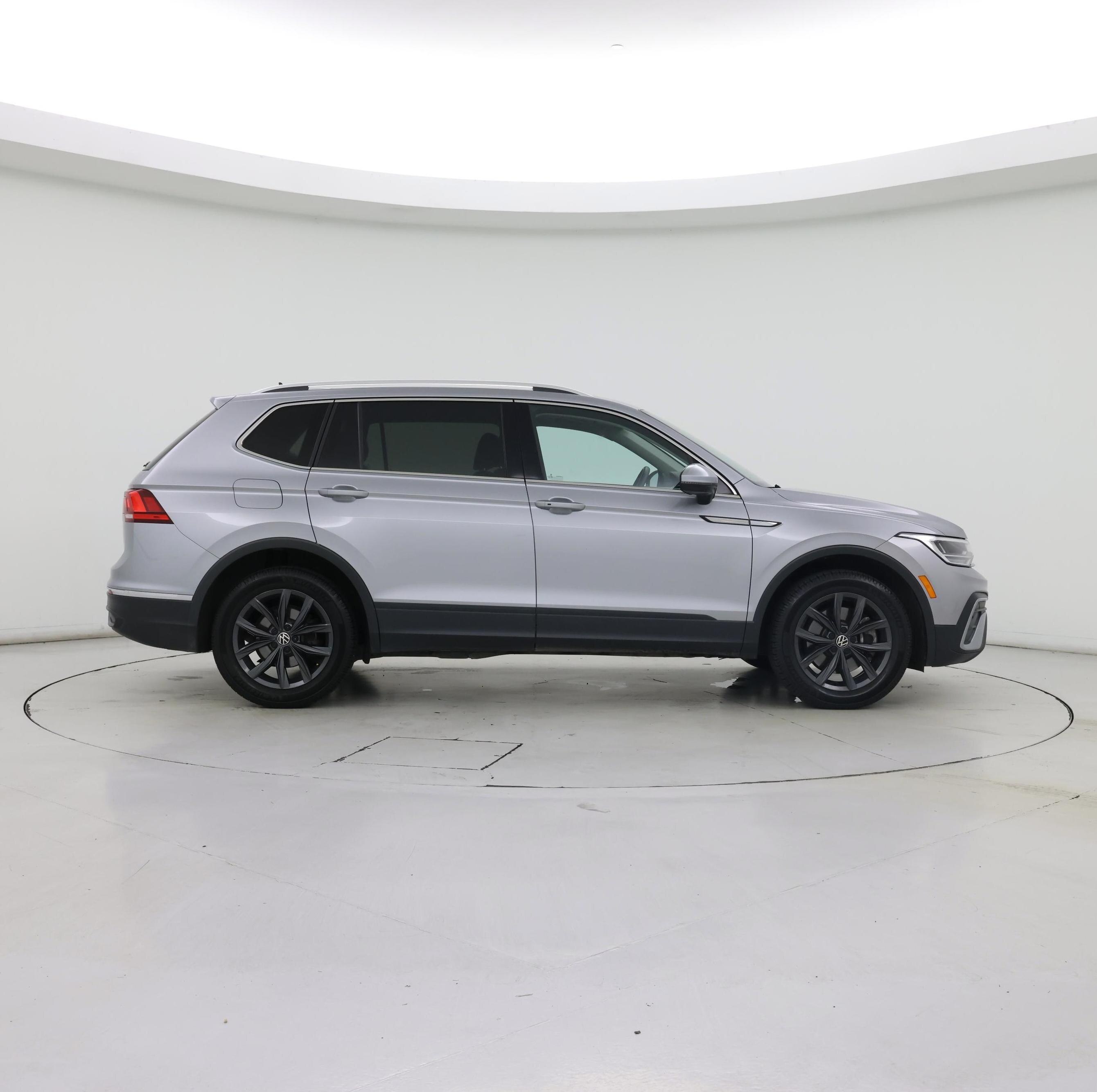 Thumbnail: 2022 Volkswagen Tiguan - 7