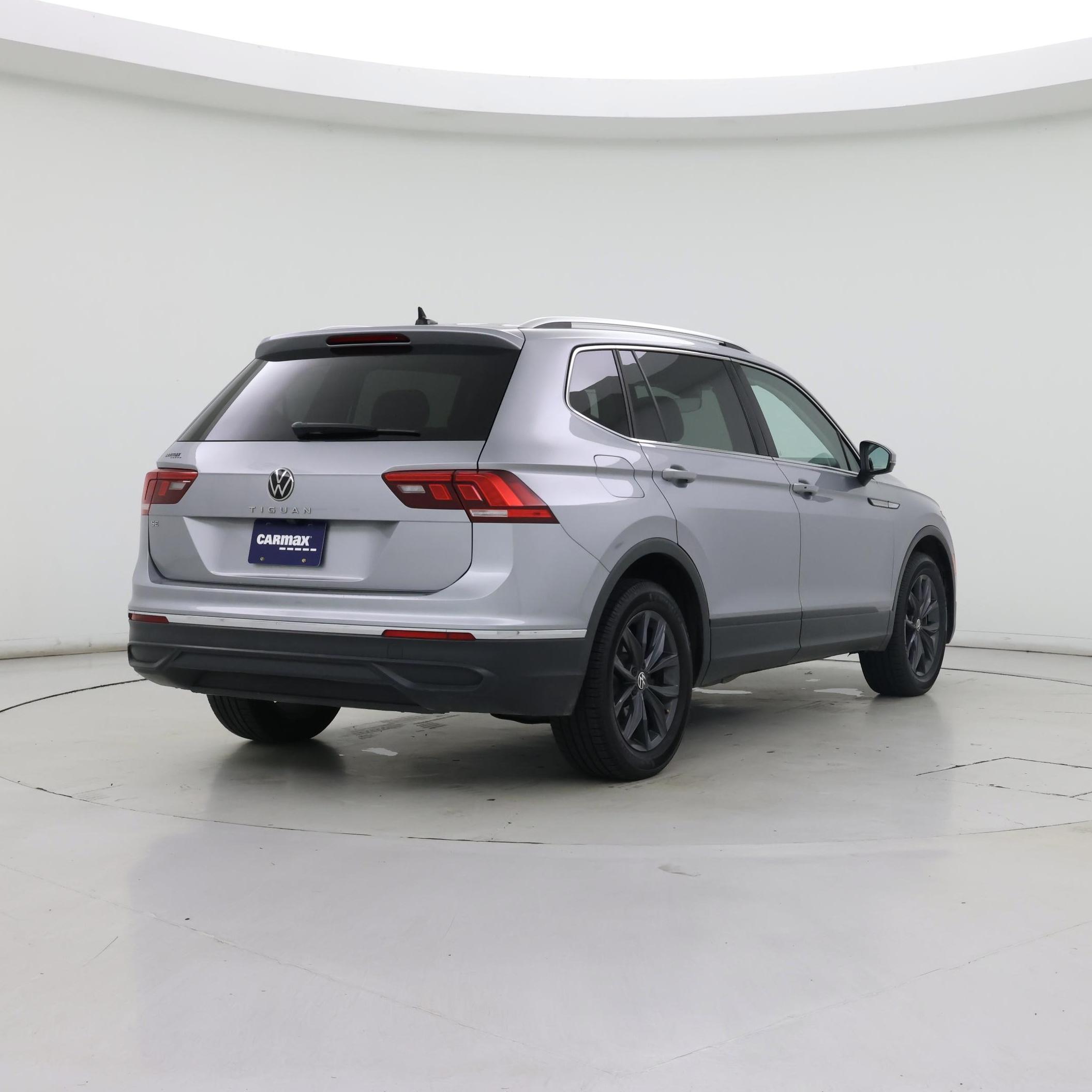 Thumbnail: 2022 Volkswagen Tiguan - 8