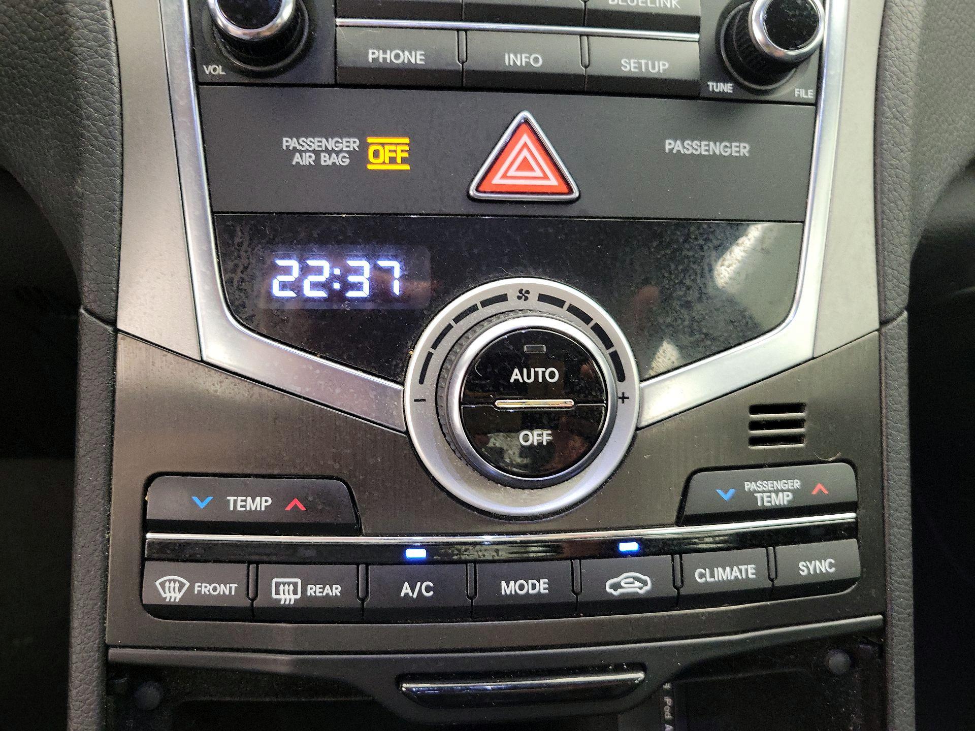 Thumbnail: 2016 Hyundai Azera - 17