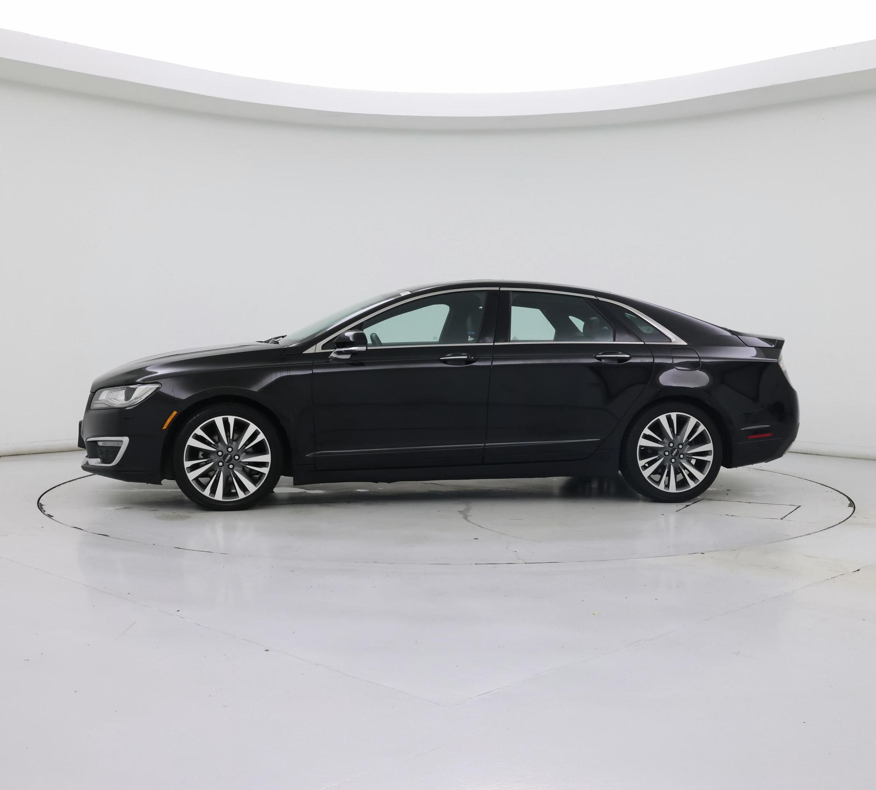 Thumbnail: 2017 Lincoln MKZ - 3