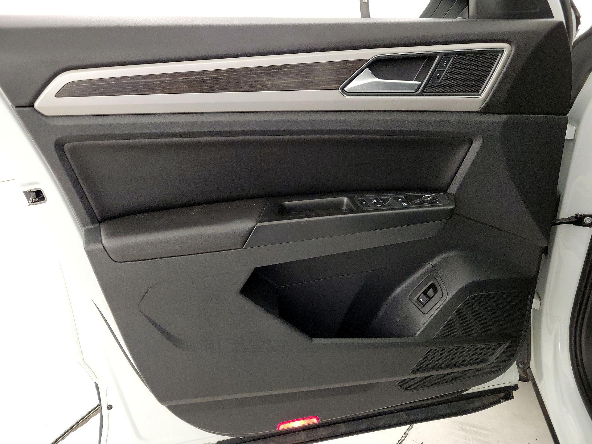 Thumbnail: 2018 Volkswagen Atlas - 12
