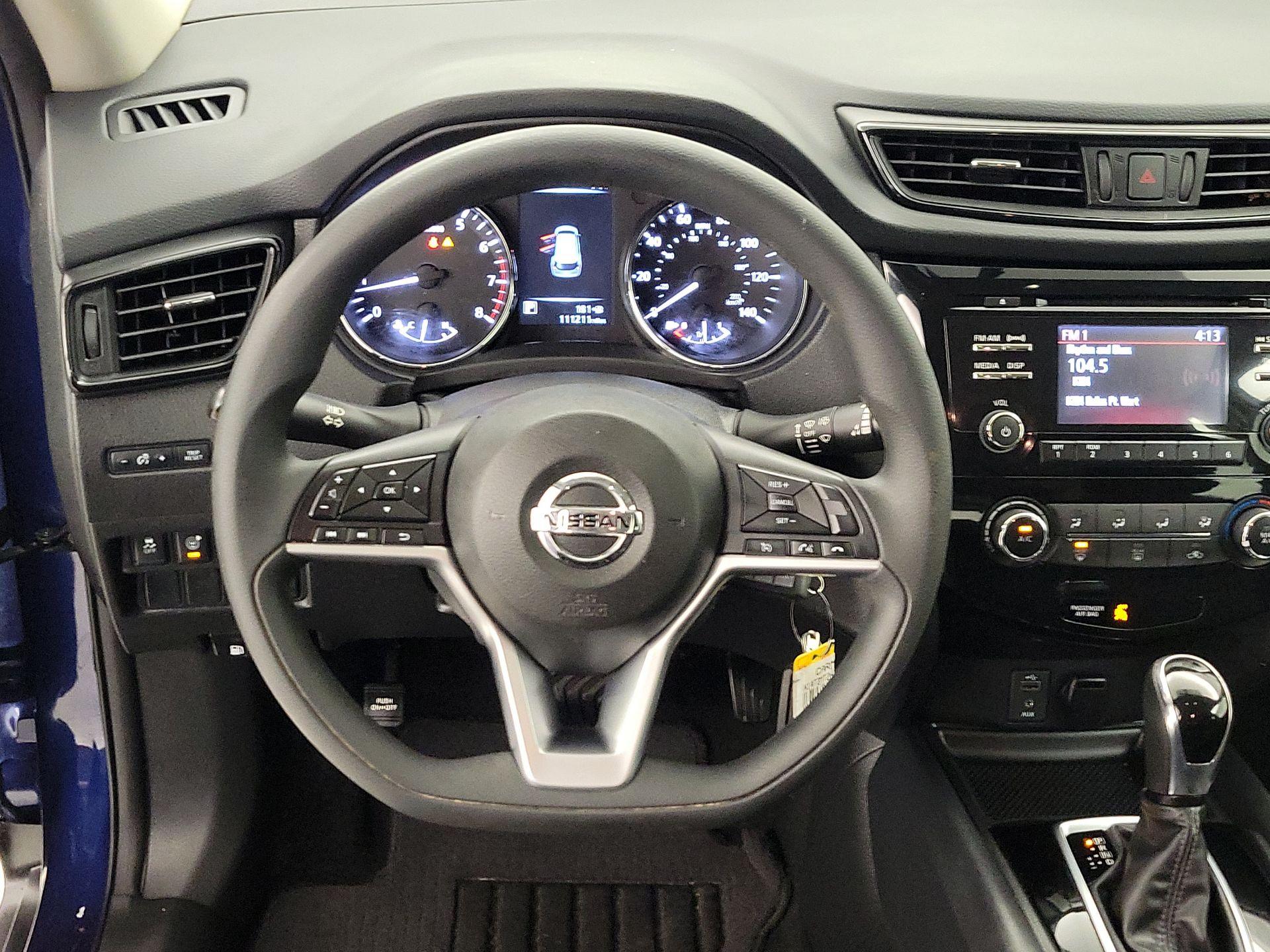 Thumbnail: 2017 Nissan Rogue - 10