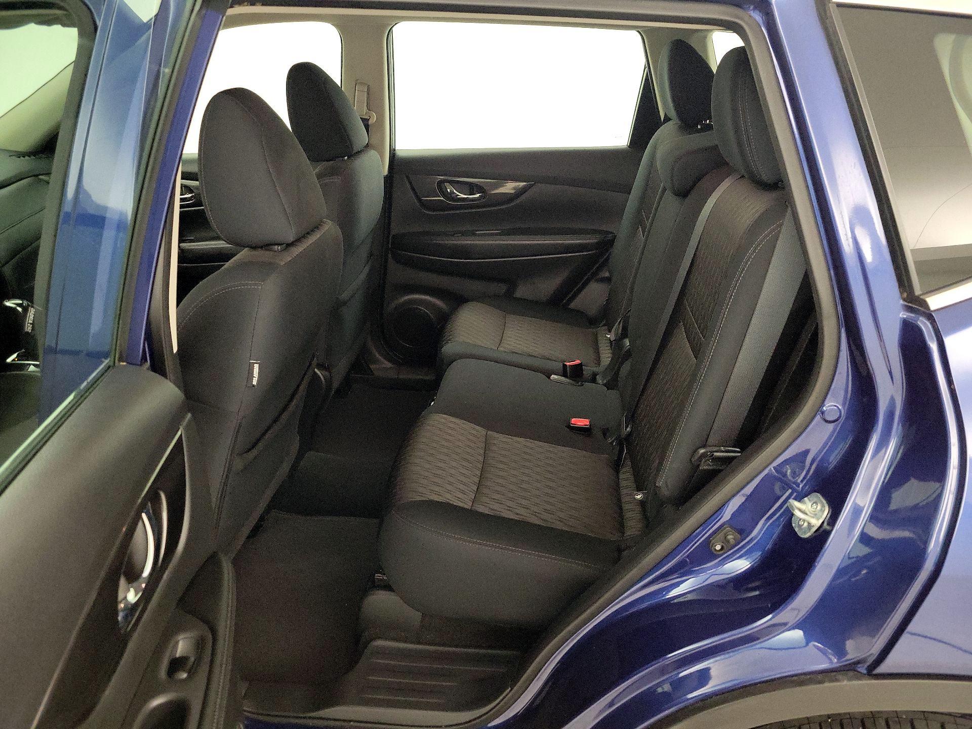 Thumbnail: 2017 Nissan Rogue - 19