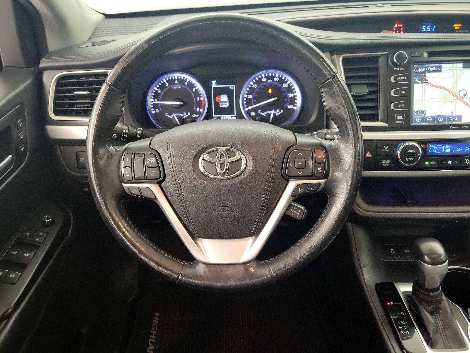 Thumbnail: 2017 Toyota Highlander - 10