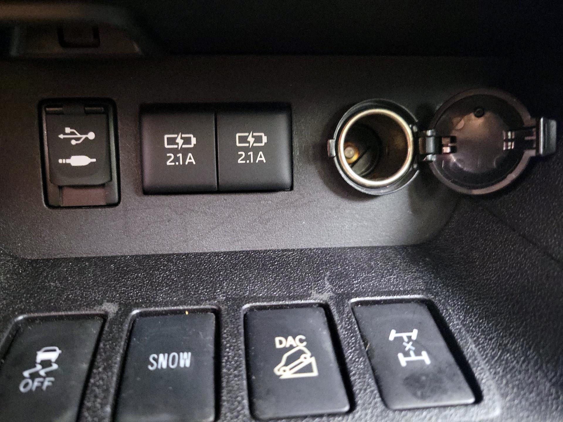 Thumbnail: 2017 Toyota Highlander - 19