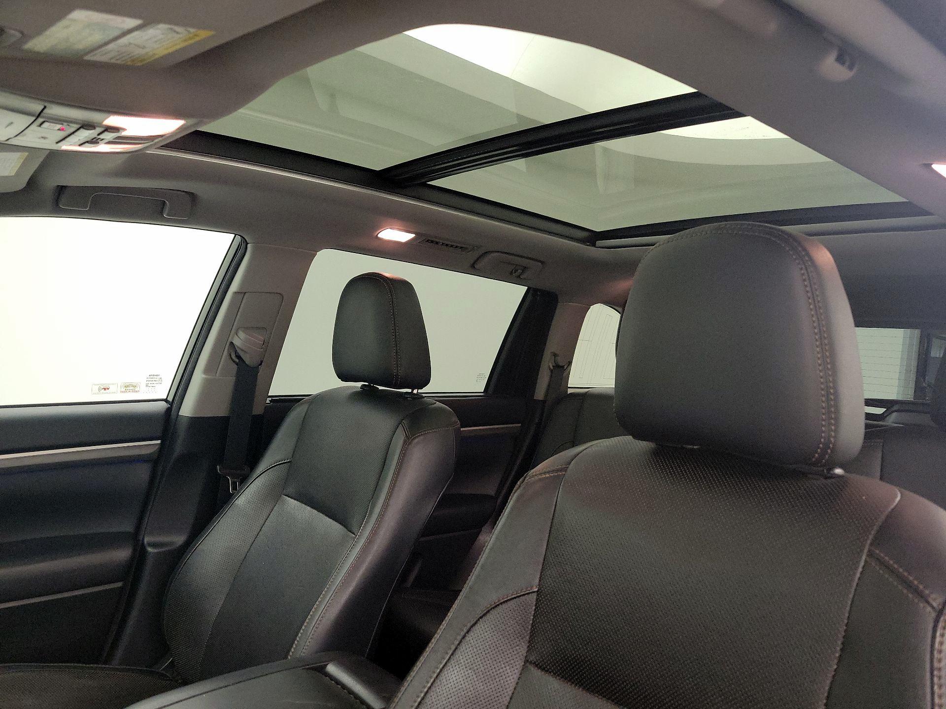 Thumbnail: 2017 Toyota Highlander - 20