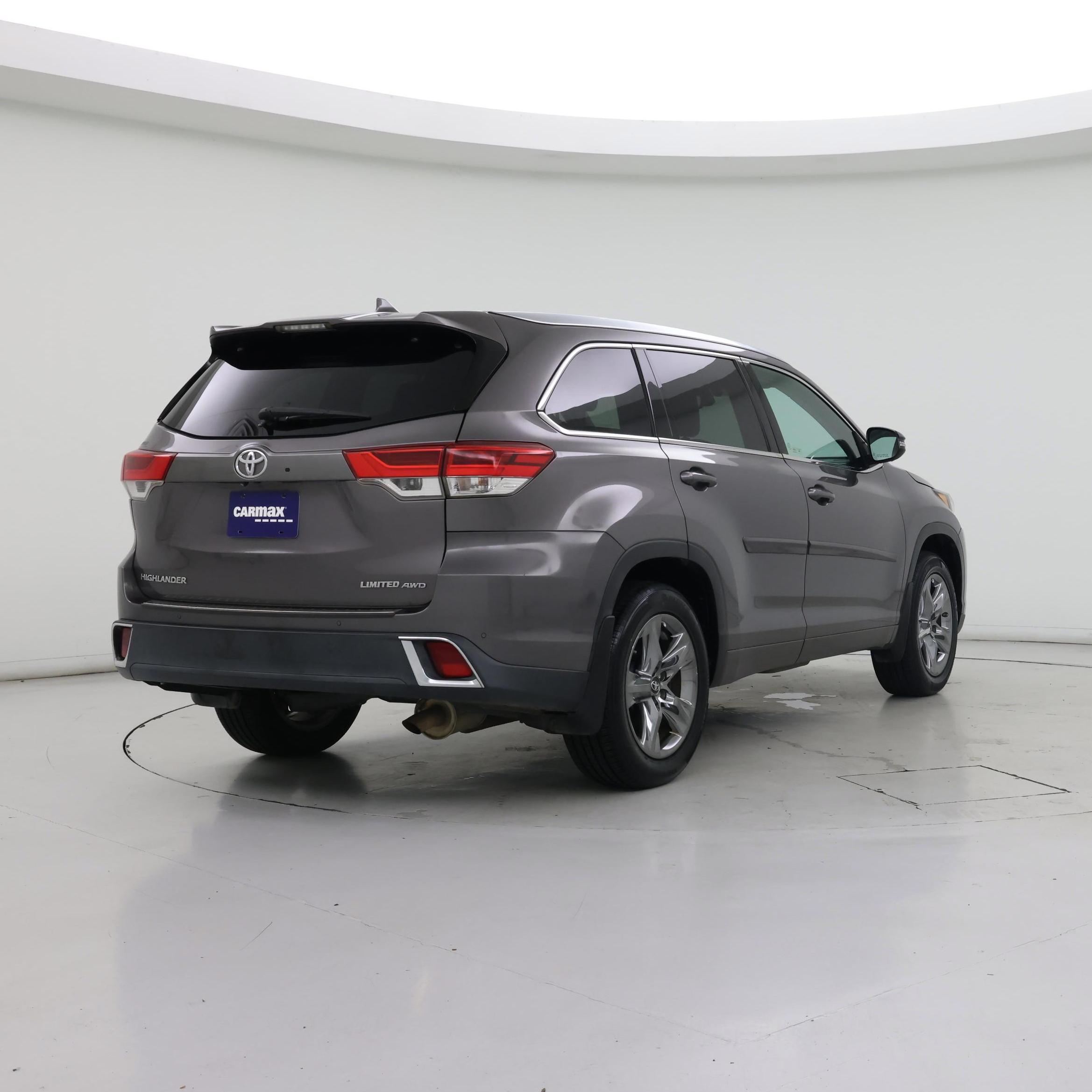 Thumbnail: 2017 Toyota Highlander - 8