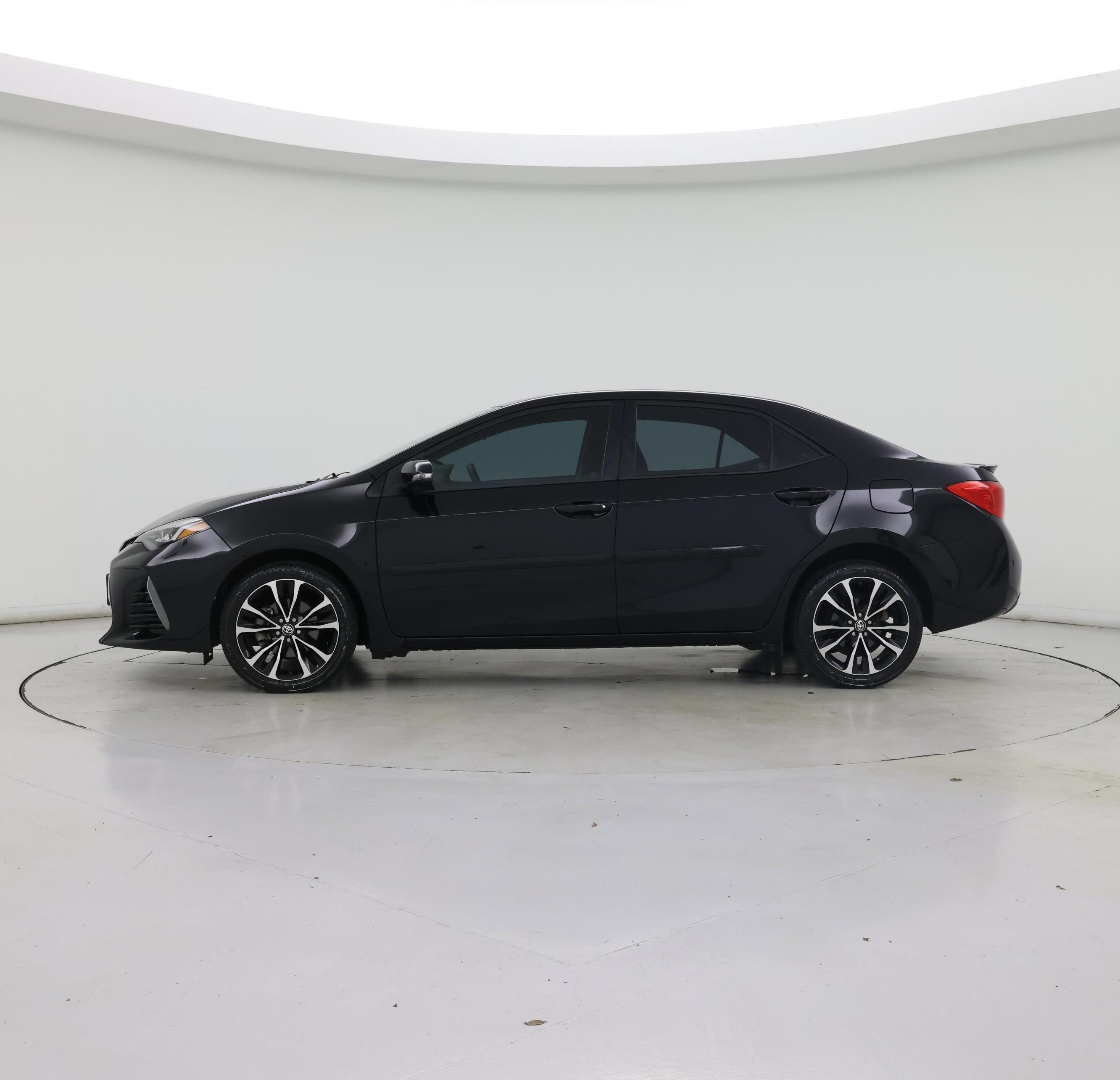 Thumbnail: 2018 Toyota Corolla - 3