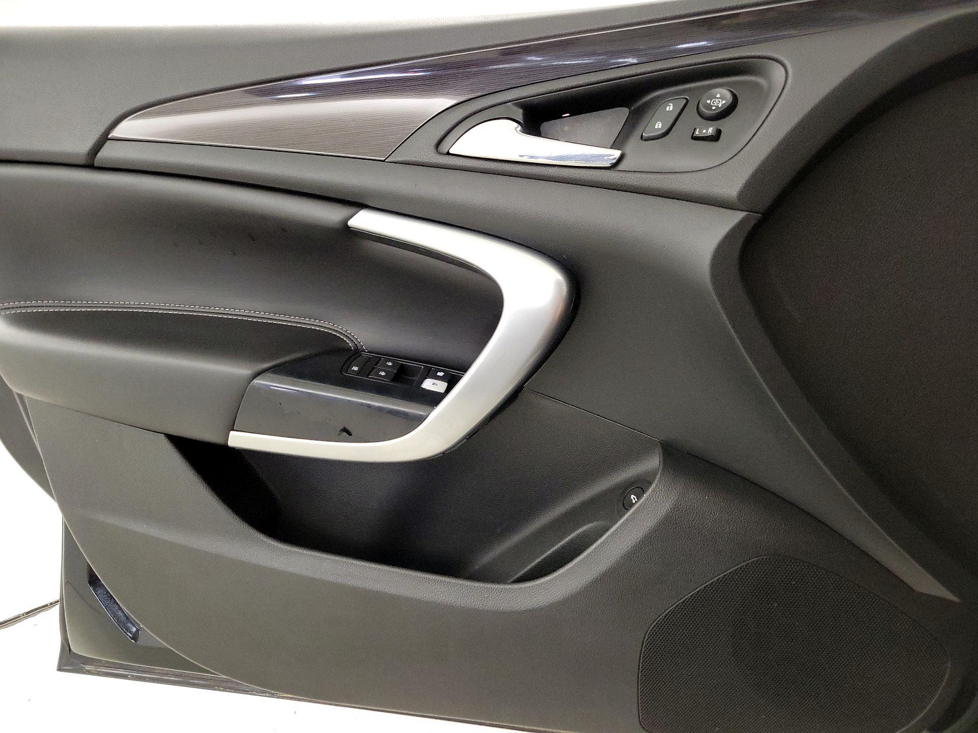 Thumbnail: 2017 Buick Regal - 12