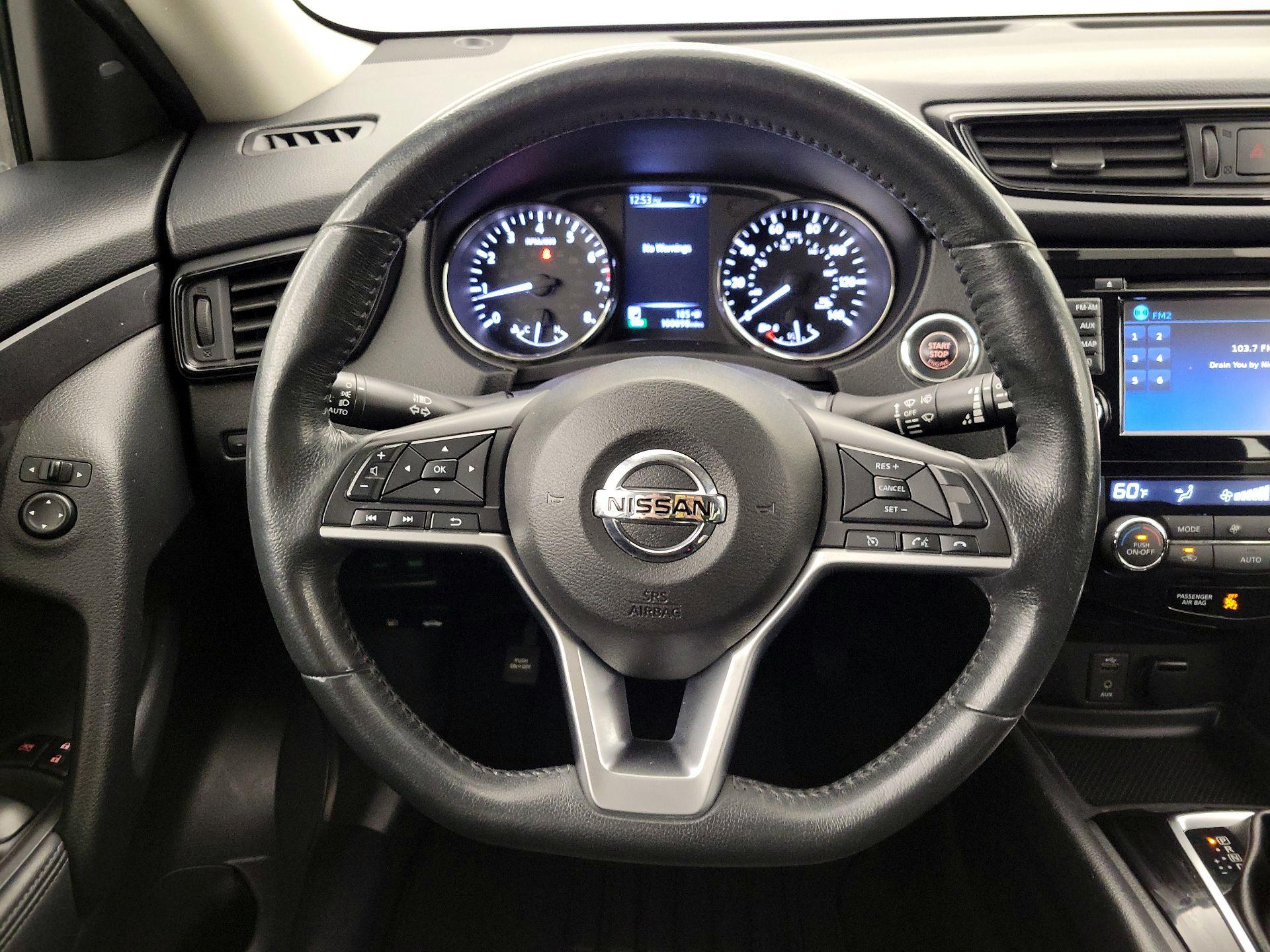 Thumbnail: 2017 Nissan Rogue - 10