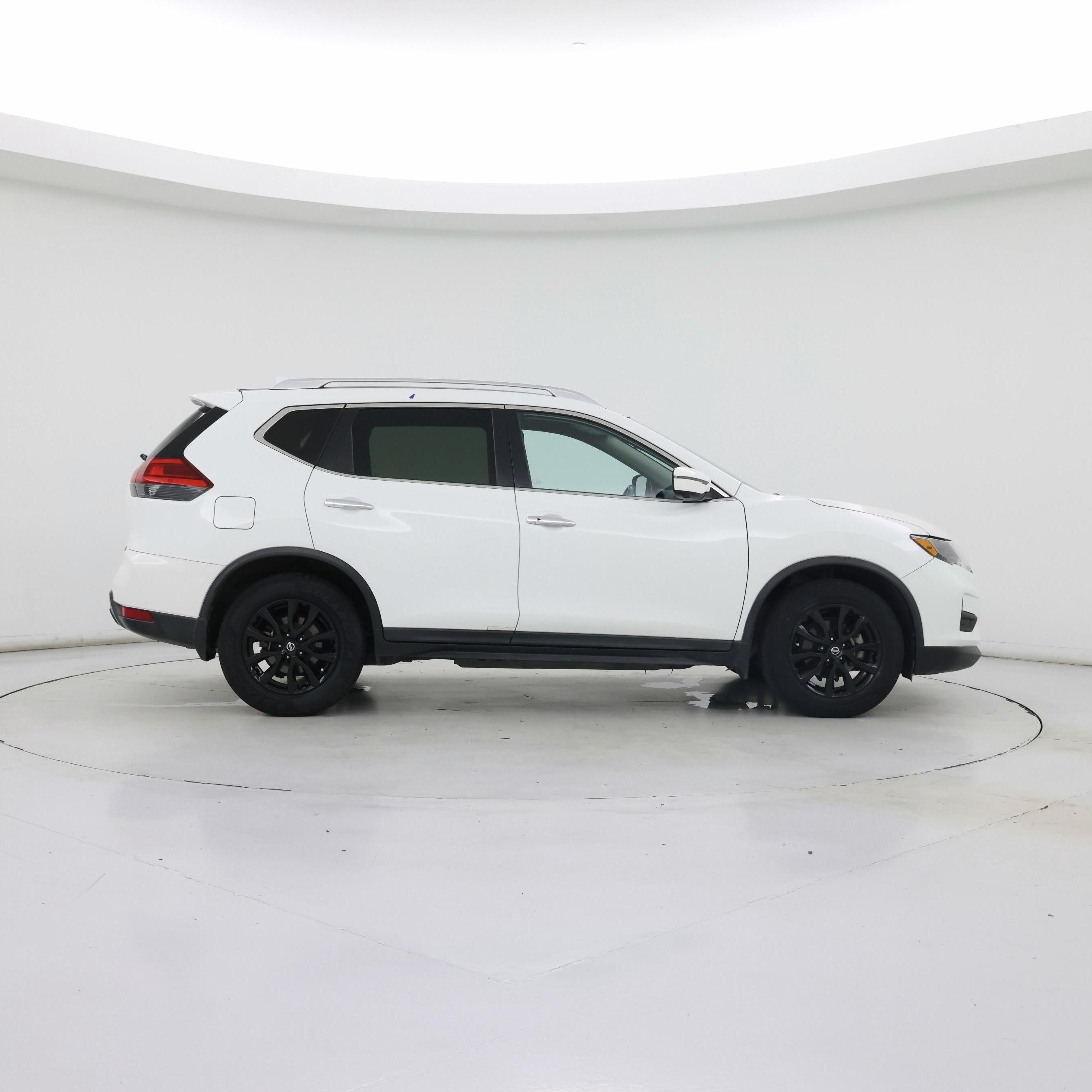 Thumbnail: 2017 Nissan Rogue - 7