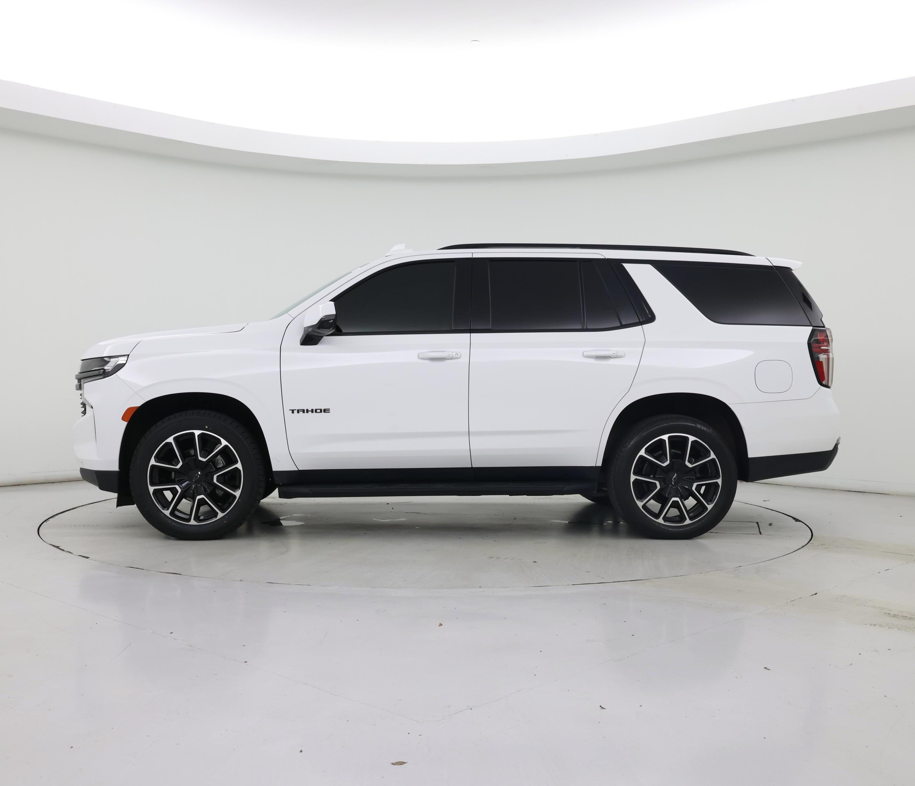Thumbnail: 2022 Chevrolet Tahoe - 3