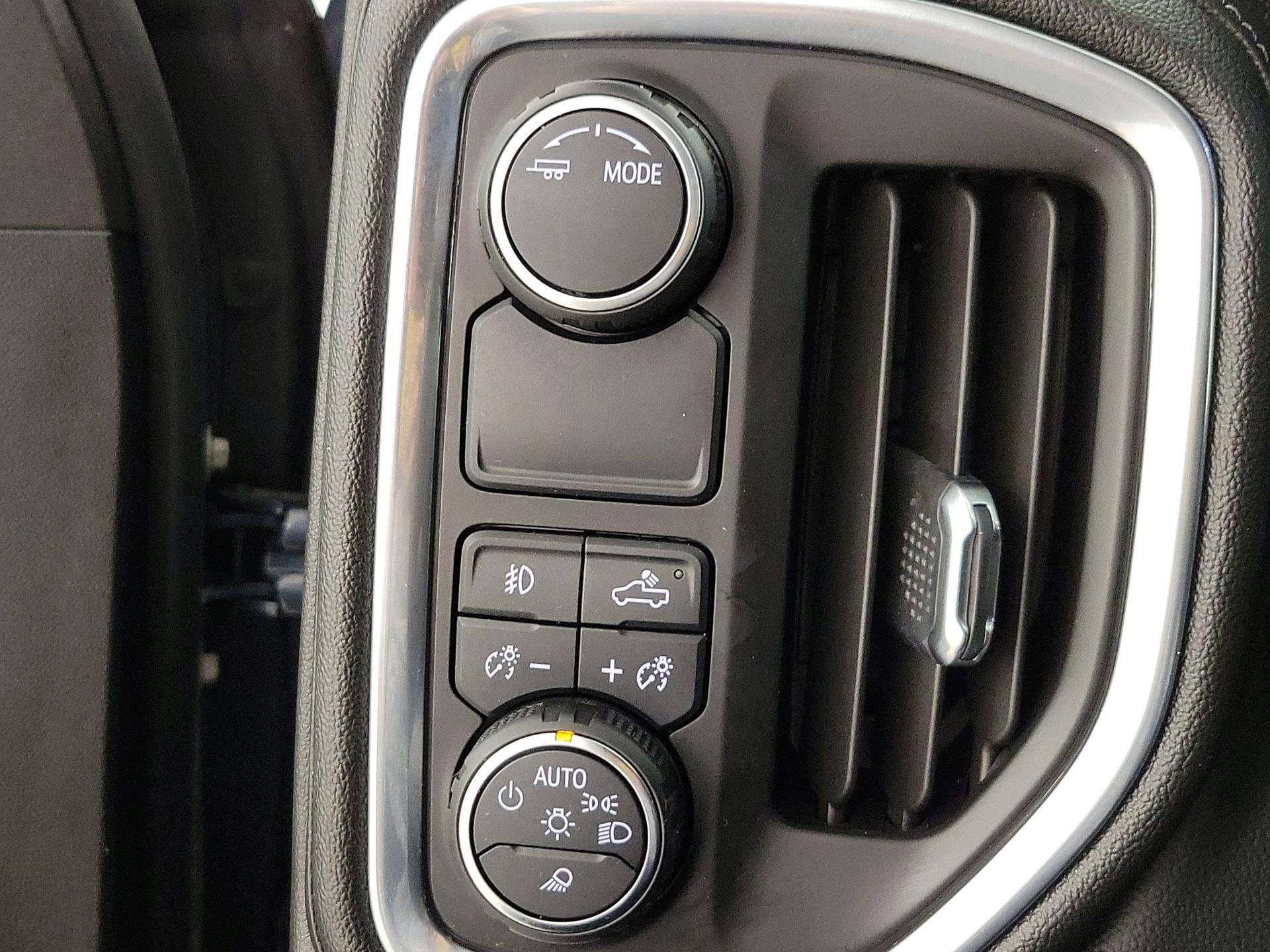 Thumbnail: 2020 Chevrolet Silverado 1500 - 13