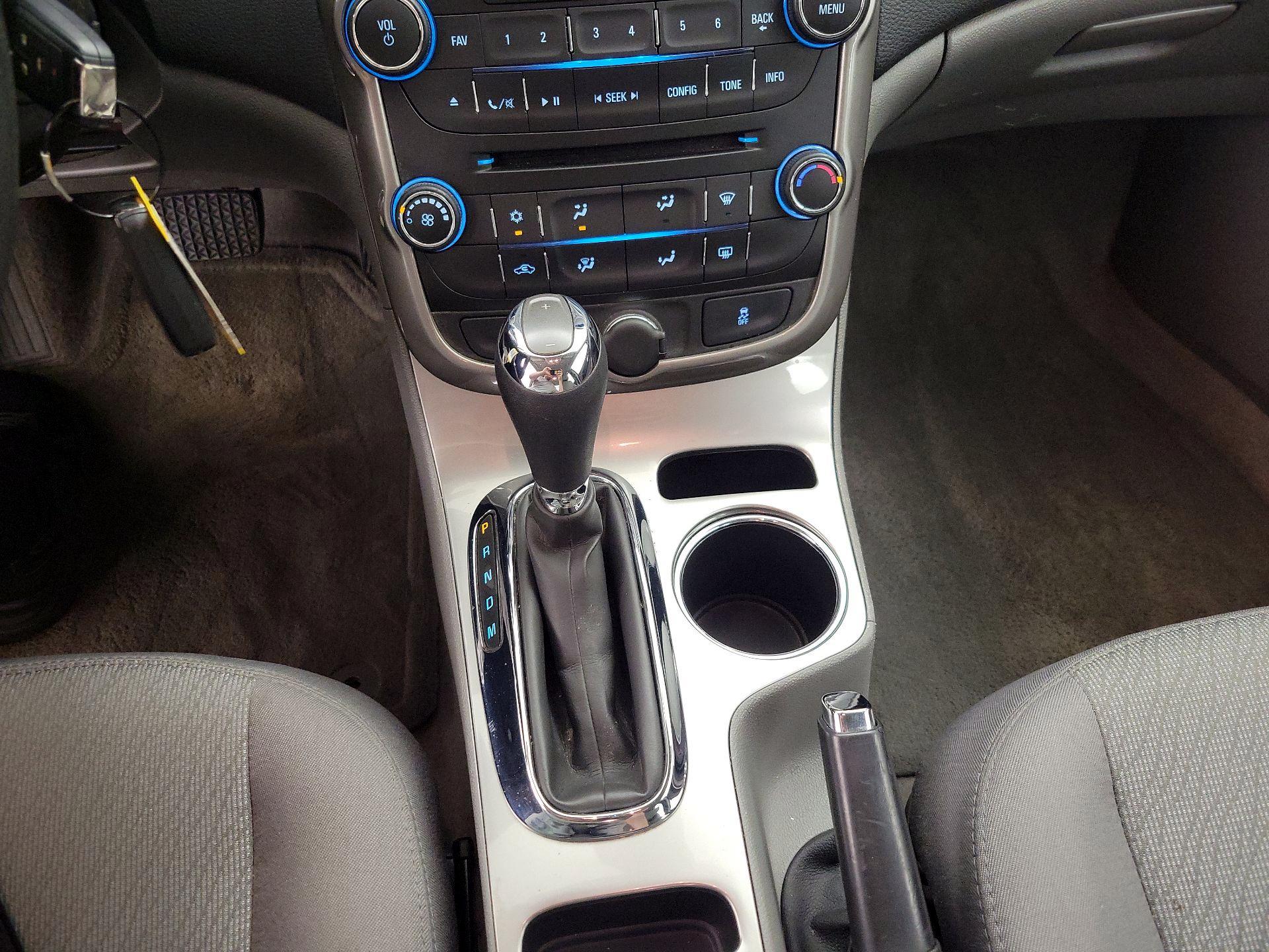 Thumbnail: 2015 Chevrolet Malibu - 16