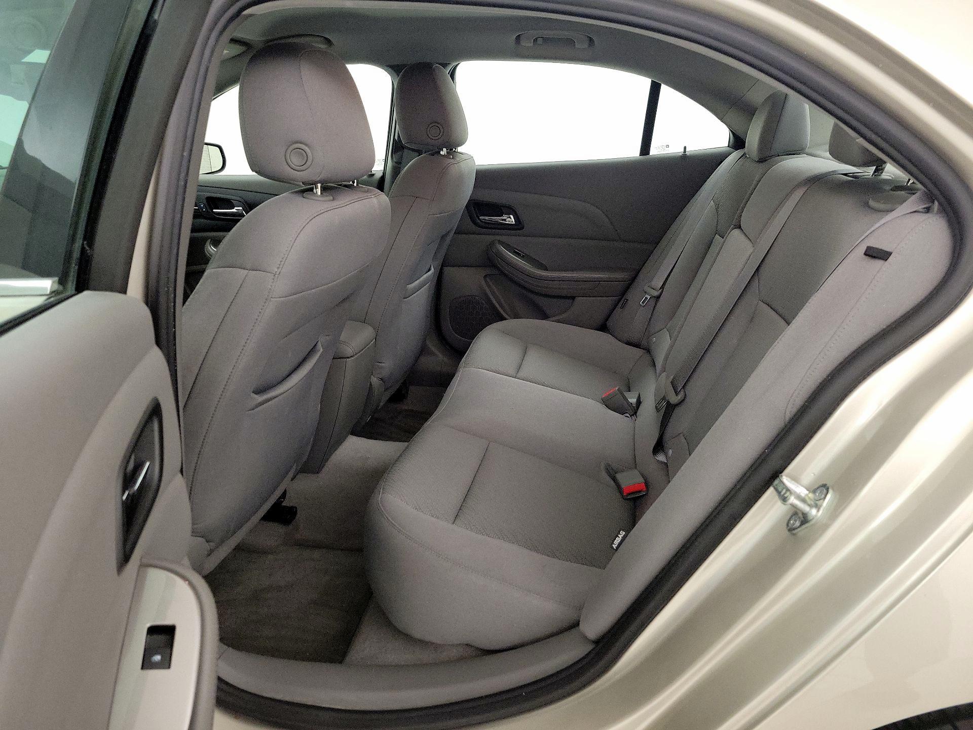 Thumbnail: 2015 Chevrolet Malibu - 17