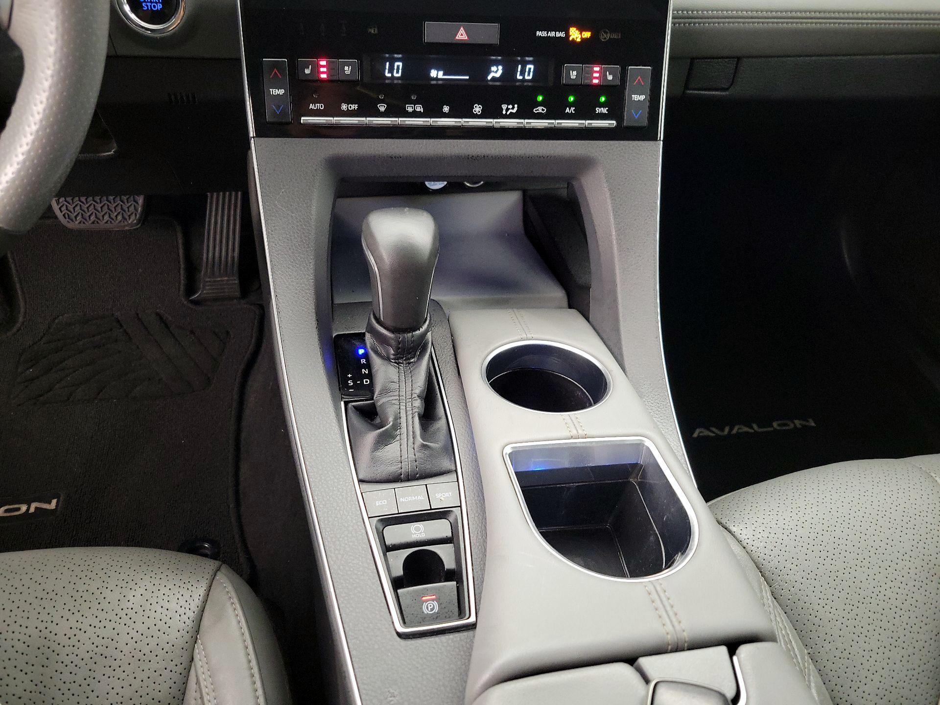Thumbnail: 2019 Toyota Avalon - 17