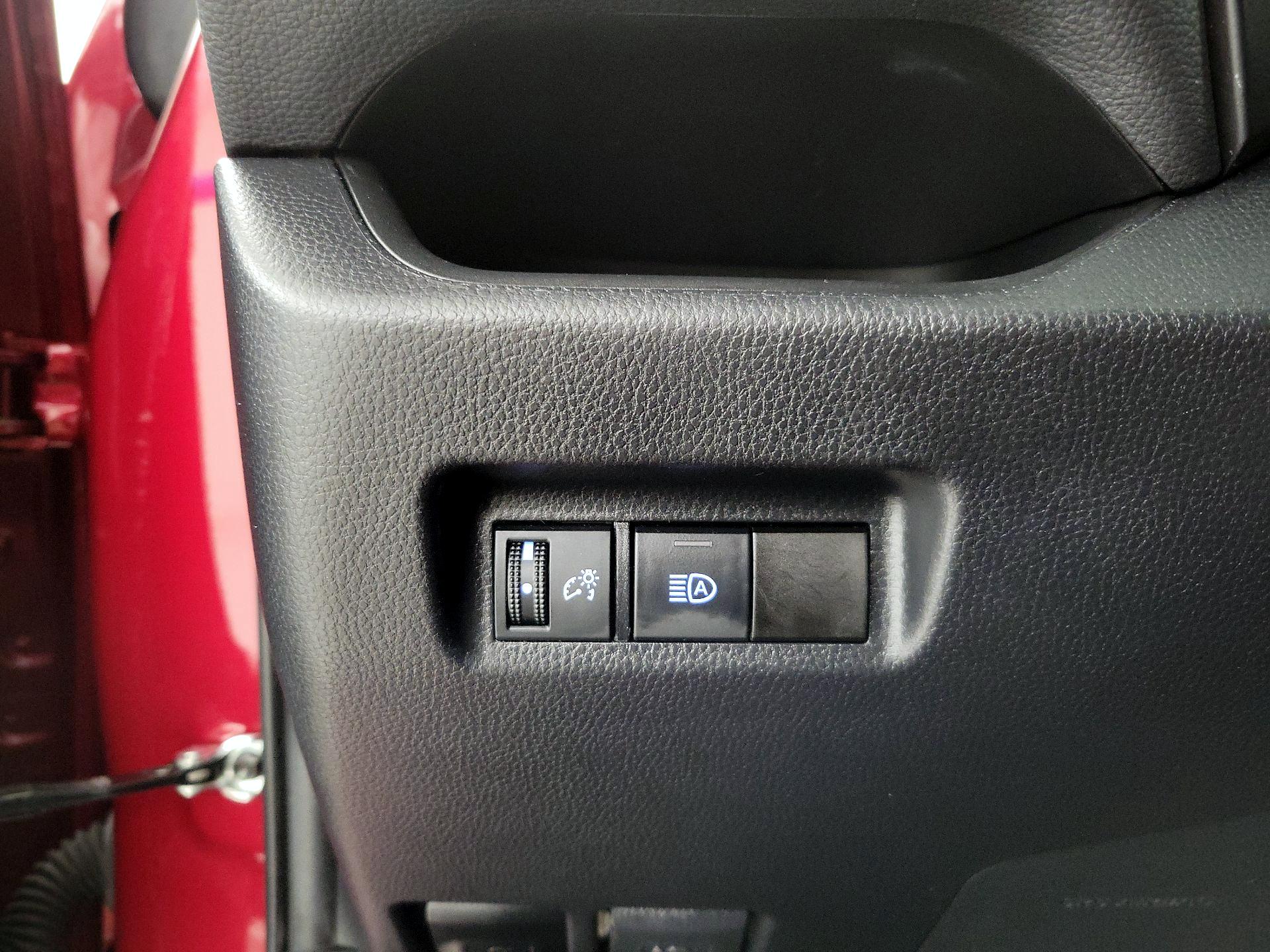 Thumbnail: 2021 Toyota RAV4 - 13