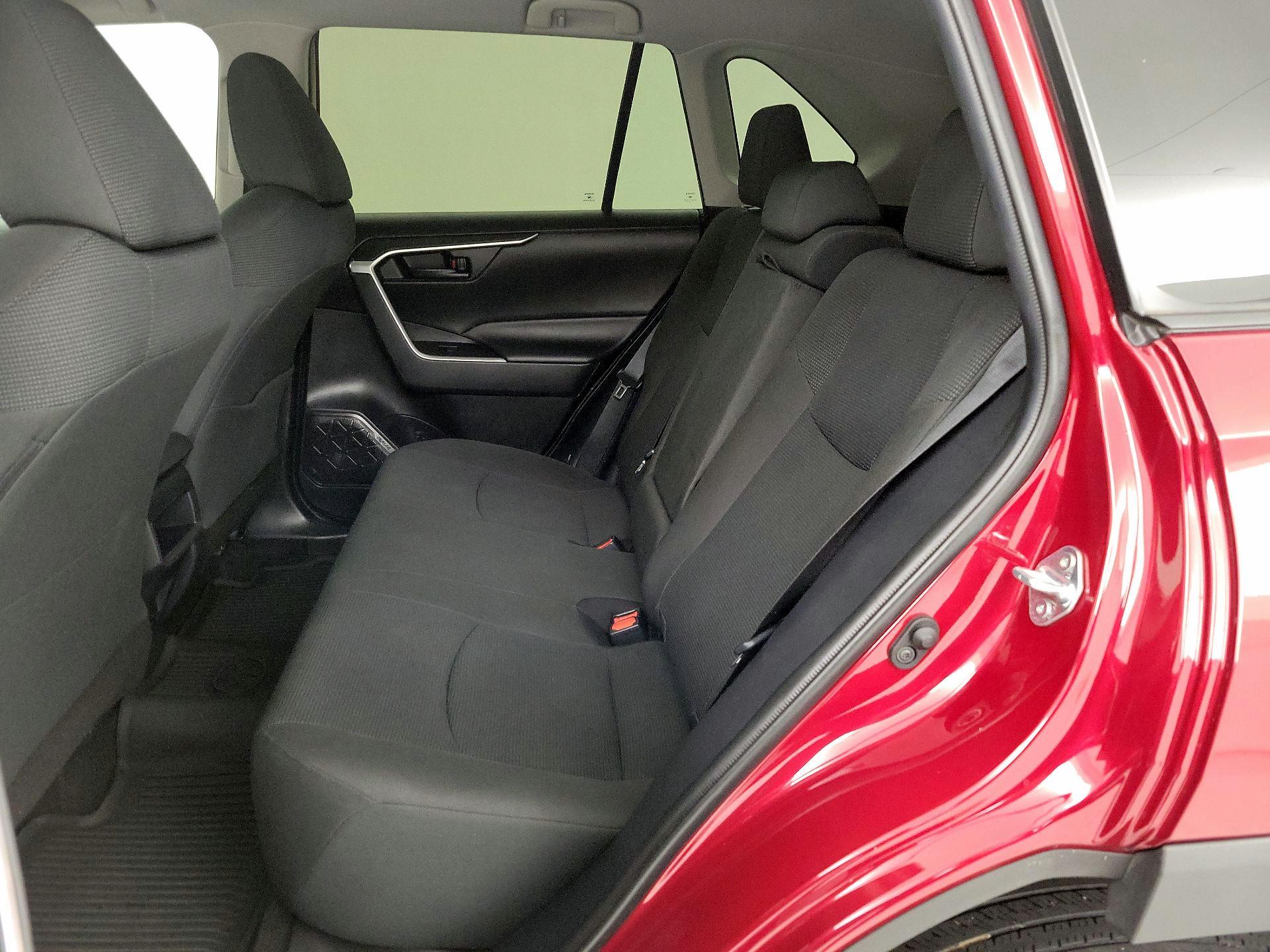 Thumbnail: 2021 Toyota RAV4 - 18