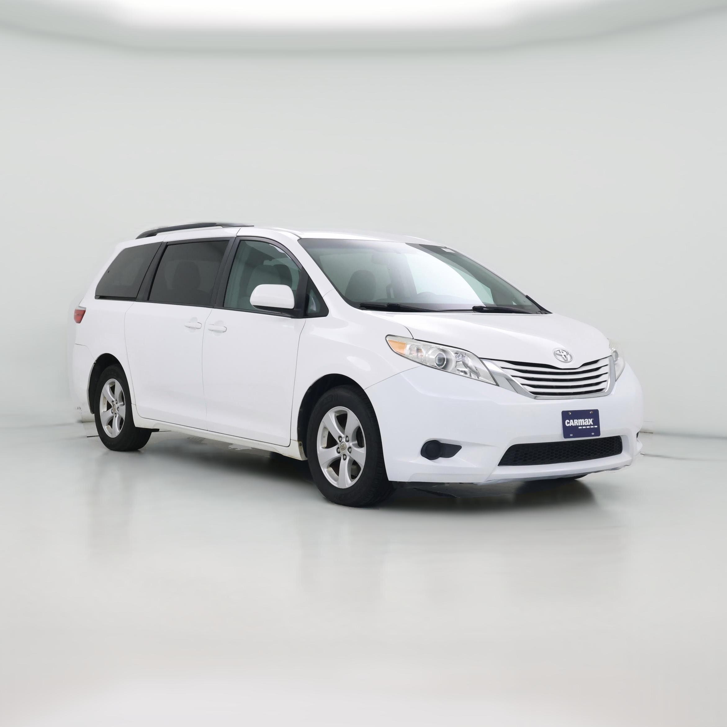 Thumbnail: 2016 Toyota Sienna - 1